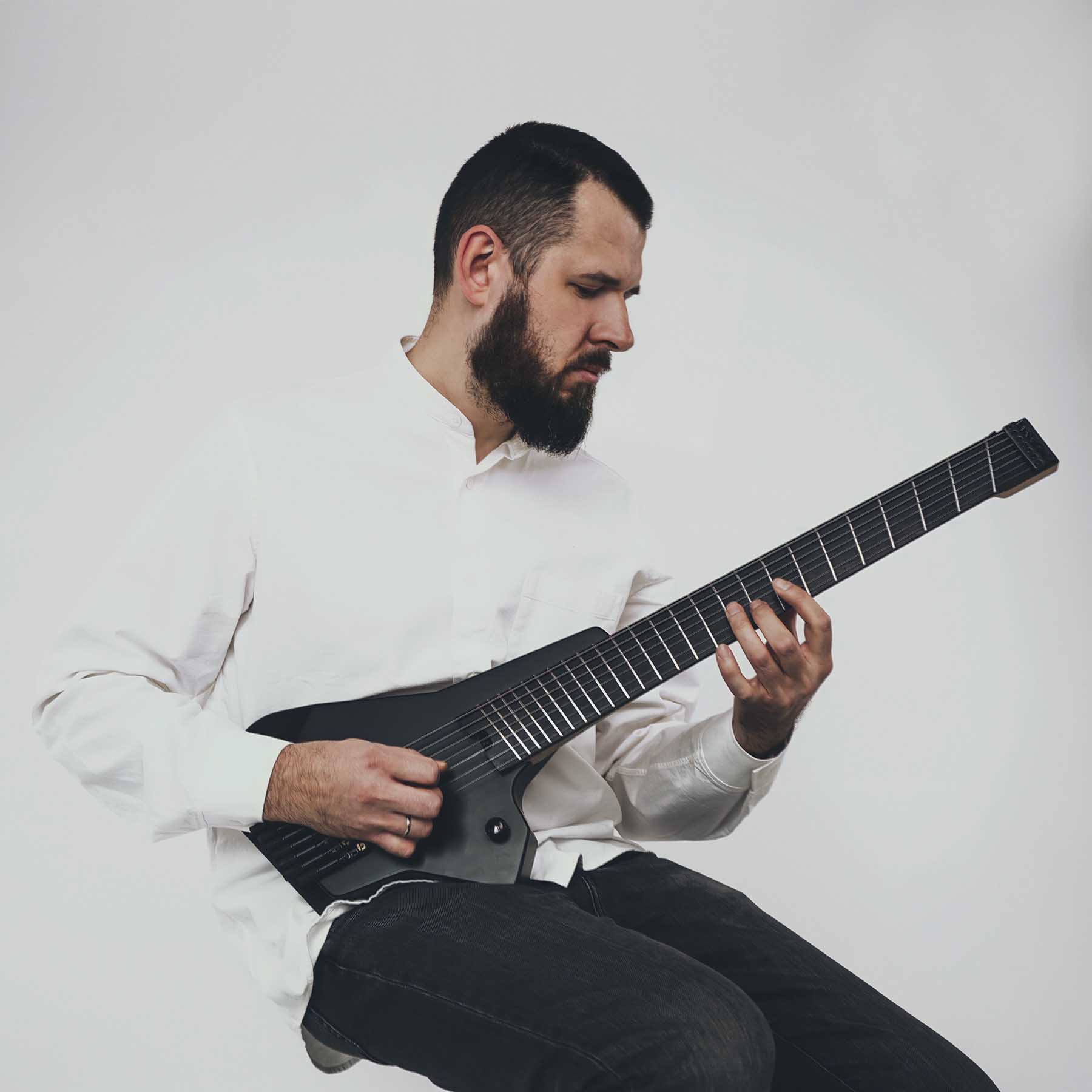 Type V Travel Electric Guitar by Vladimir Shorin