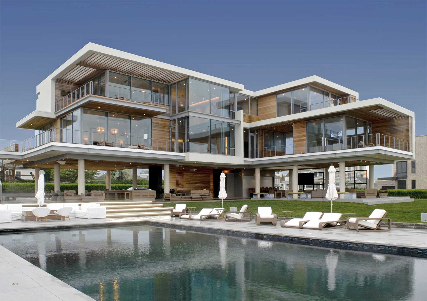 This Hurricane Proof House Was Built On Top Of 12 Foot Concrete Piers To Protect It From this-hurricane-proof-house-was-built-on-top-of-12-foot-concrete-piers-to-protect-it-from