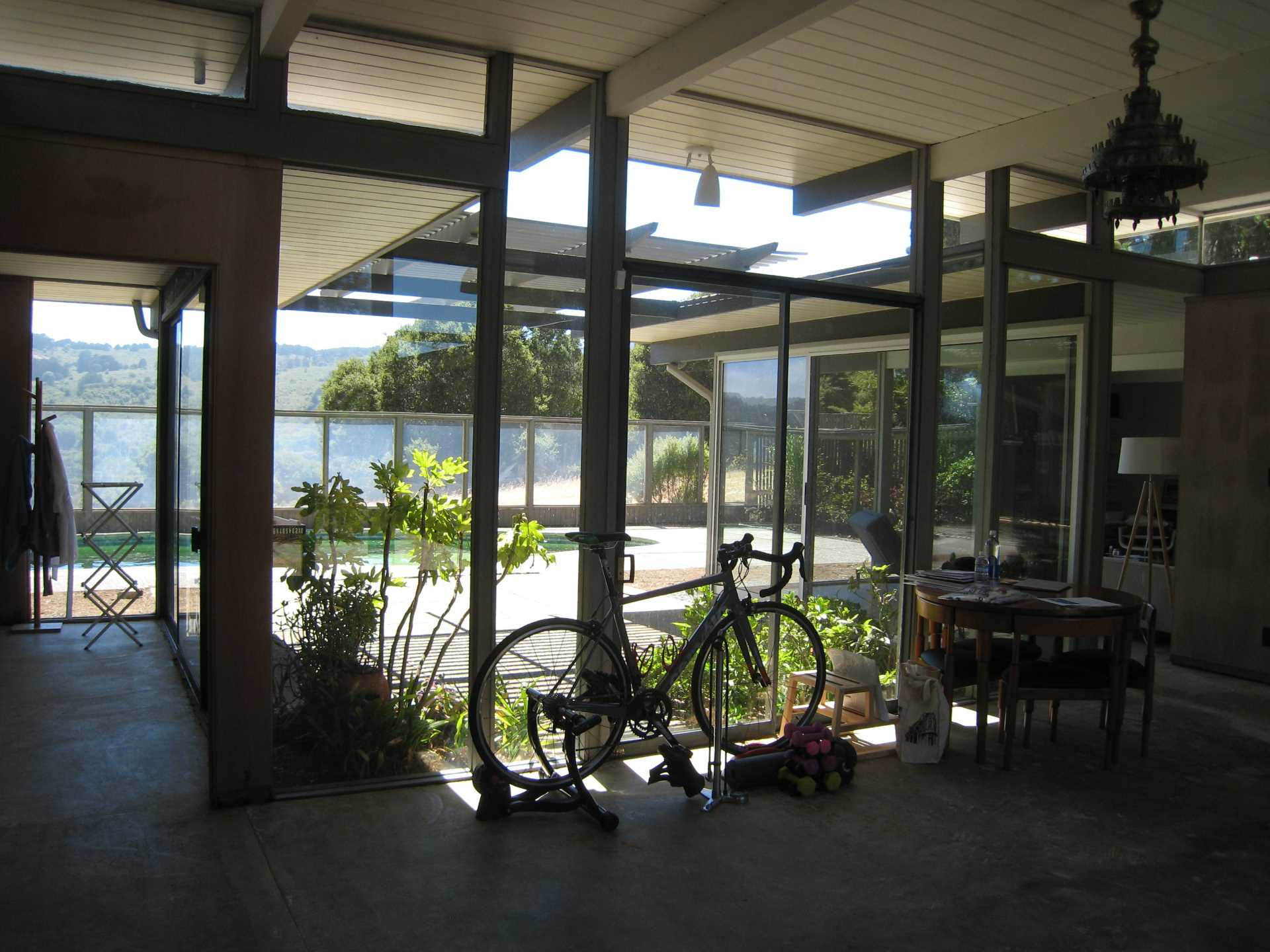 'Before' photo of an Eichler home.