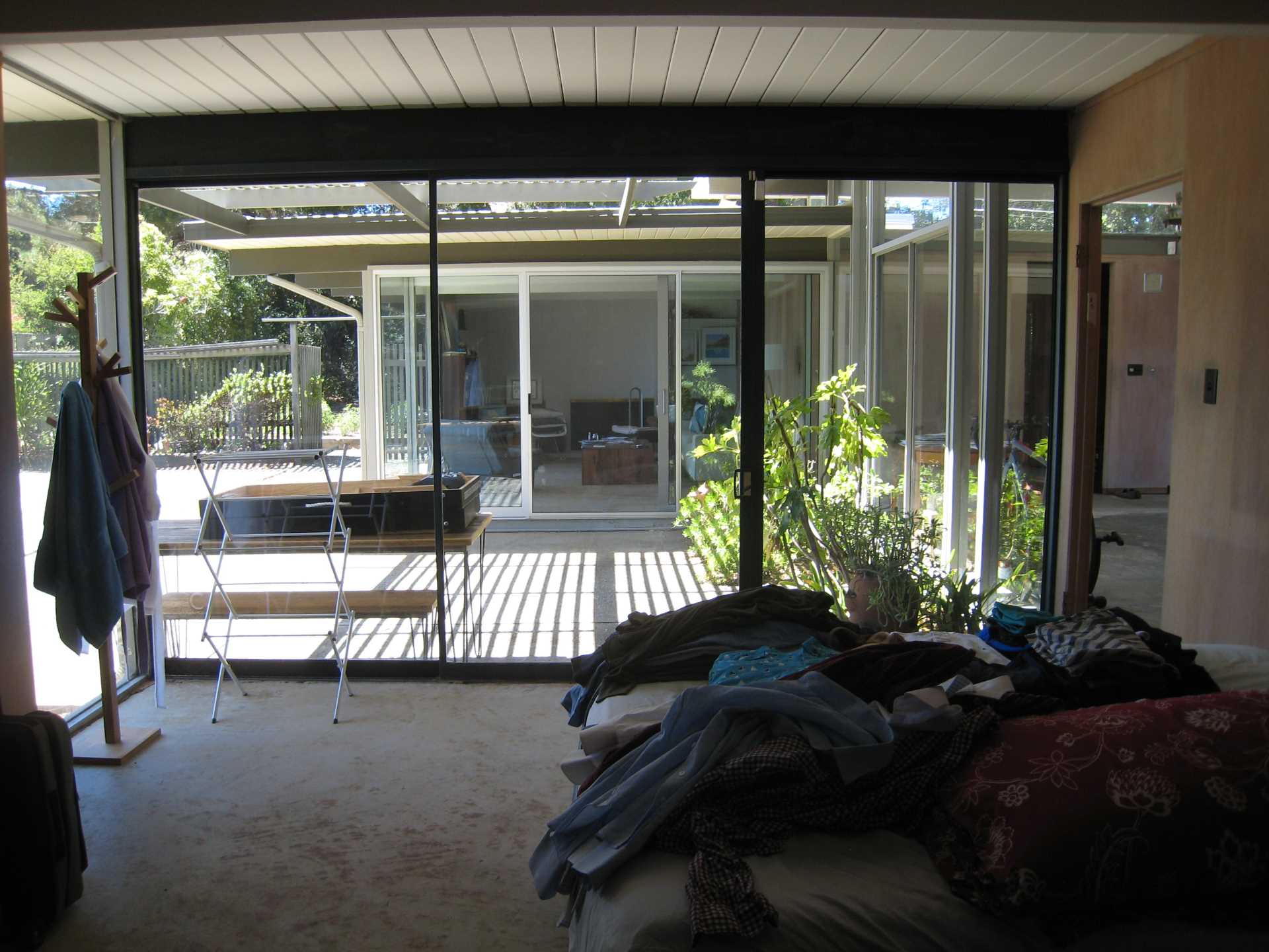 'Before' photo of an Eichler home.