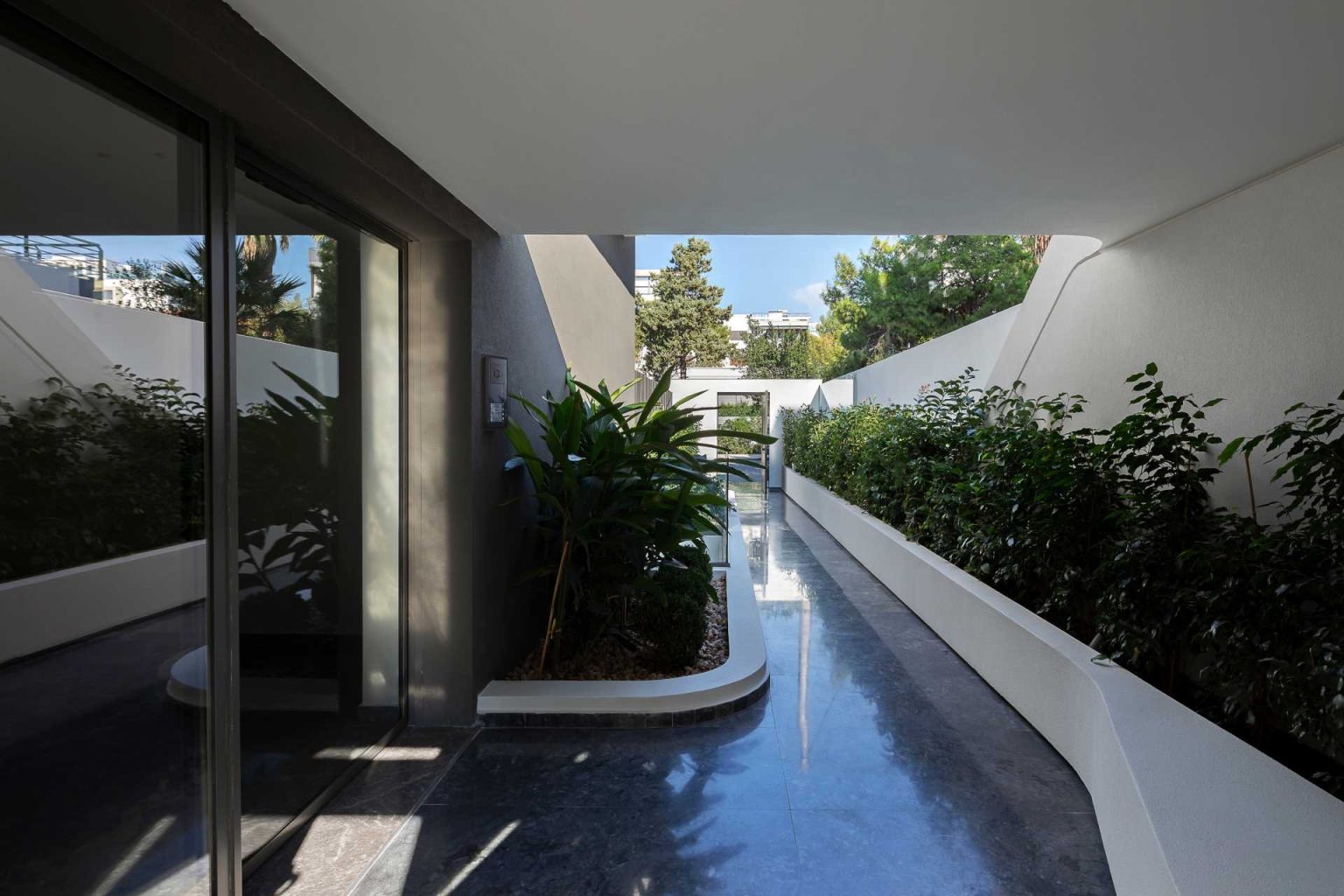 Lighting Highlights The Alternating Curvilinear Balconies Of This New ...