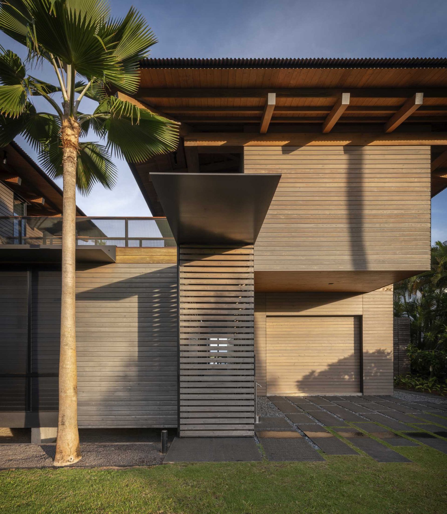 Operable Screens Operable Screens Cover The Exterior Of This Hawaiian Home