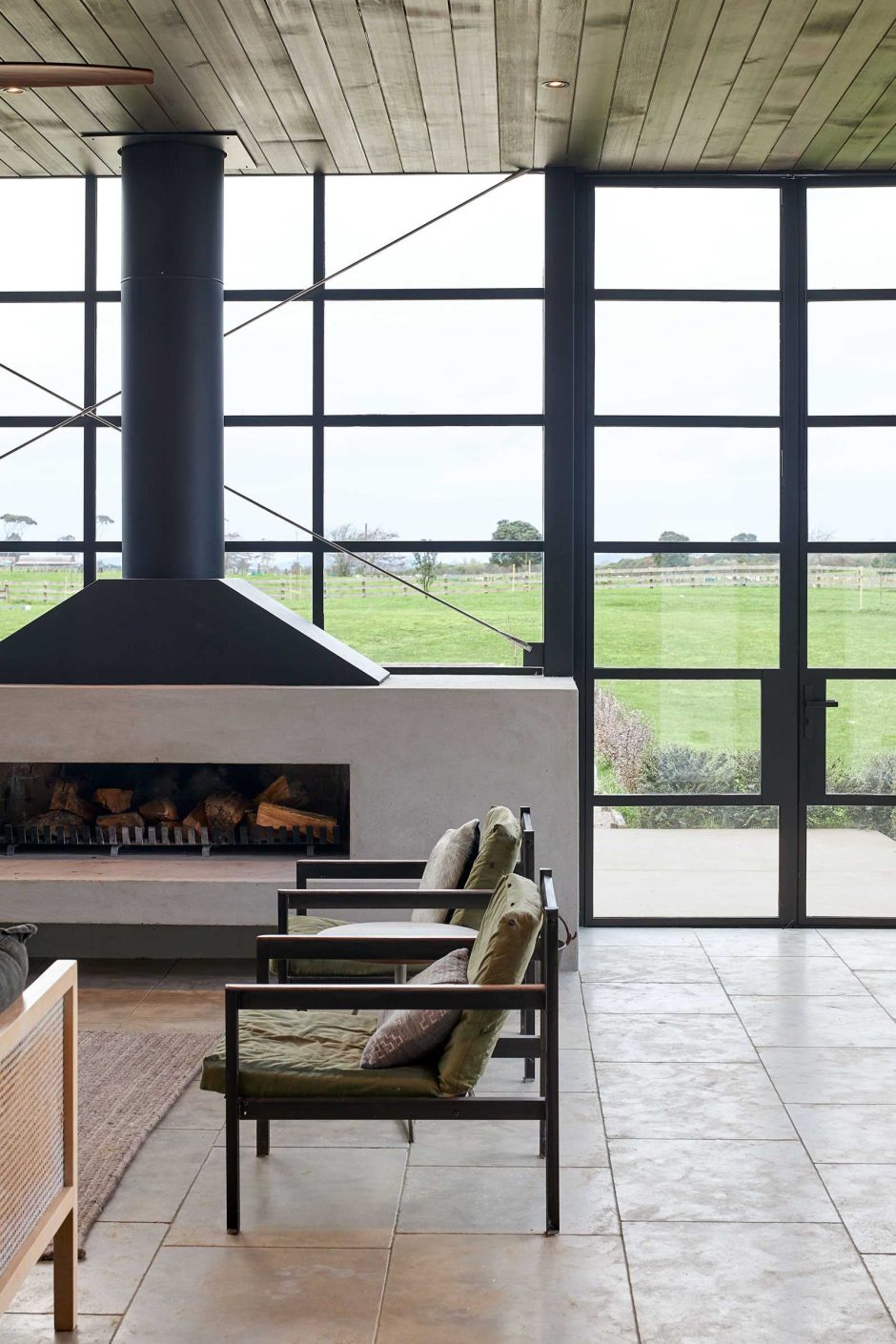 Curated visual reference: Visual Reference: A Modern Farmhouse By The Sea In New Zealand