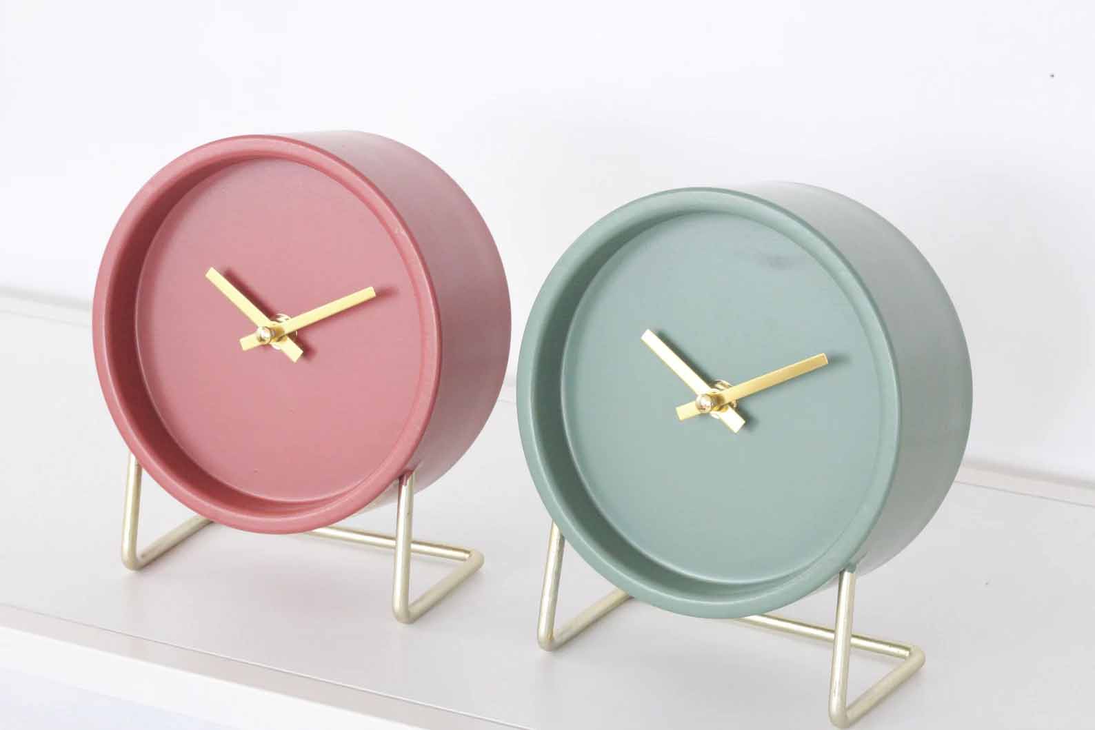 Modern Gift Idea - A minimalist desk clock