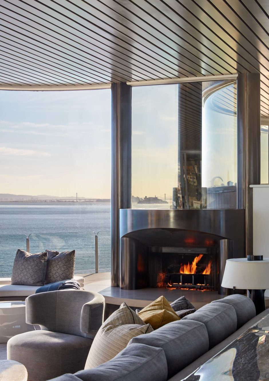 Unobstructed Windows Curved Windows Allow This Home To Have Unobstructed Water Views