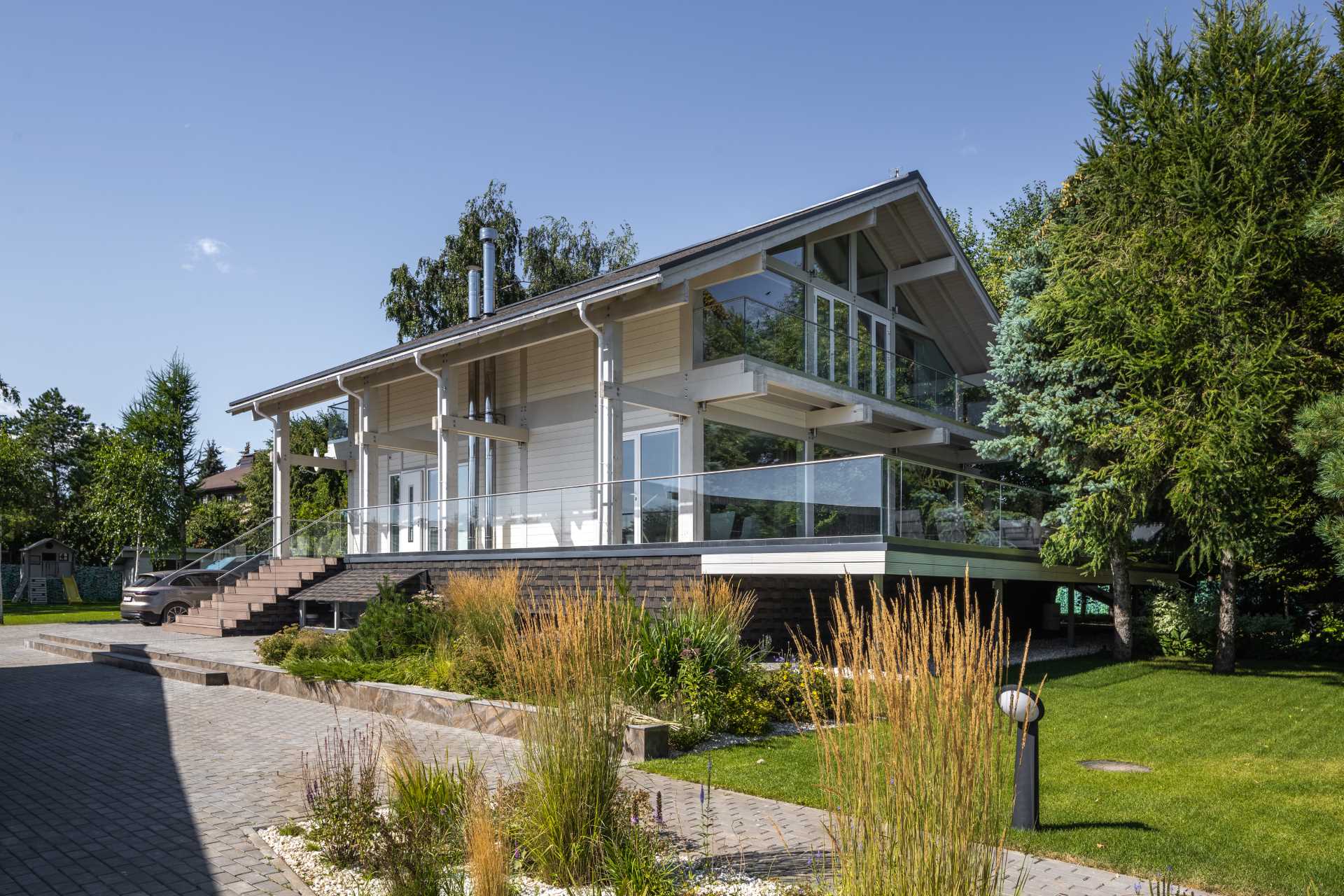 A contemporary home whose design was inspired by the Fachwerk-style houses found in Hamburg, Germany, and the exposed posts and beams.