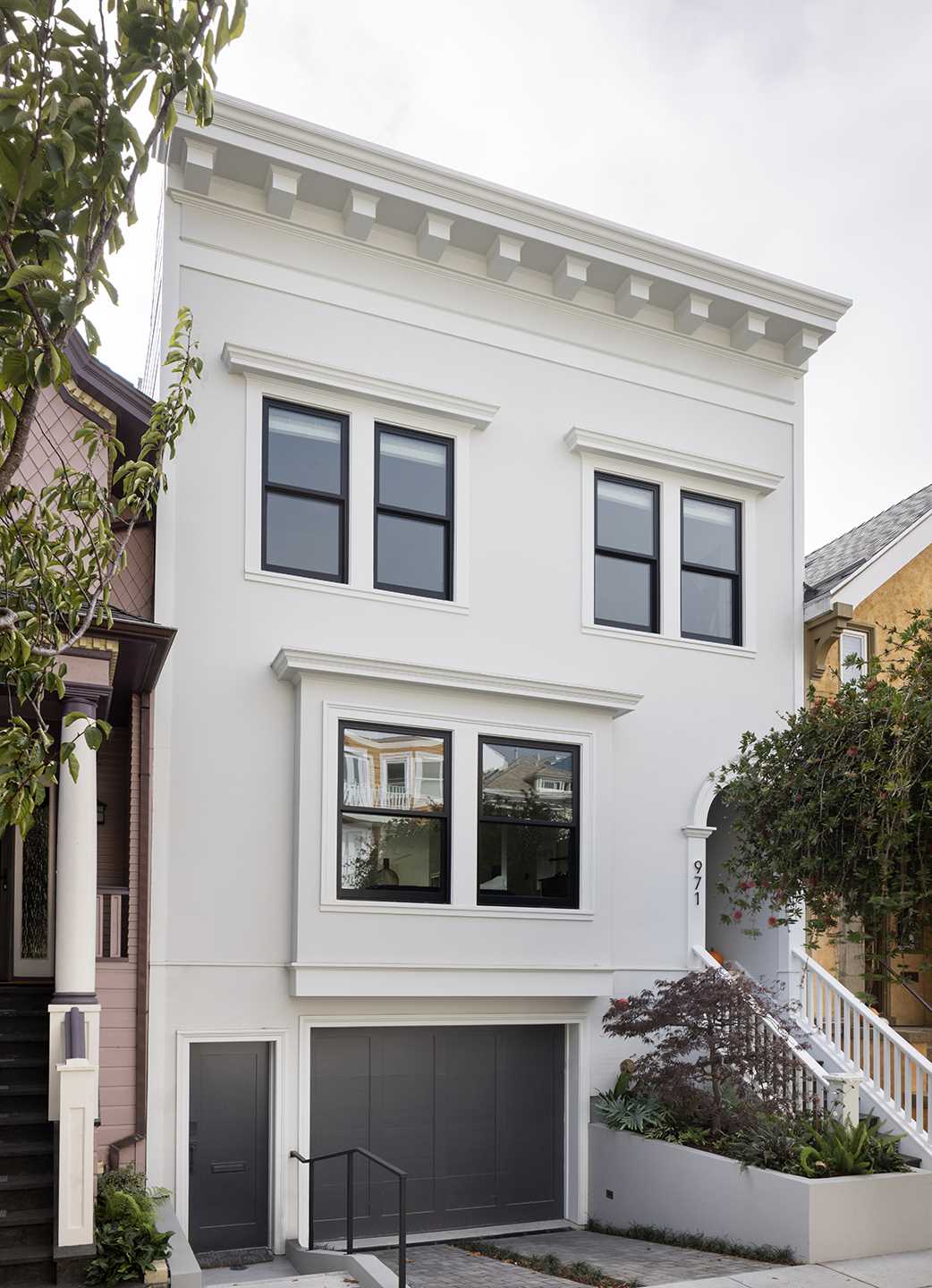 Andrew Mann Architecture has shared photos of a century-old Edwardian house they renovated in a bustling San Francisco neighborhood.