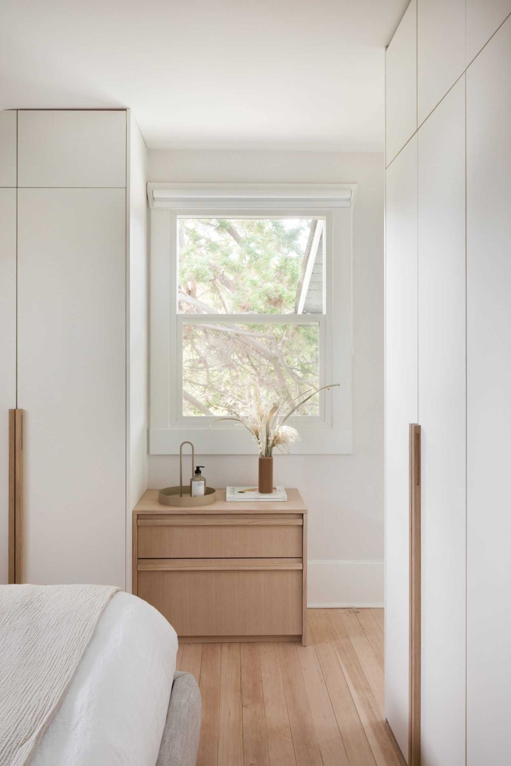 This Coastal-Inspired Interior Is Soft And Calming - Soft And Calming Coastal Apartment Interior Design Inspiration