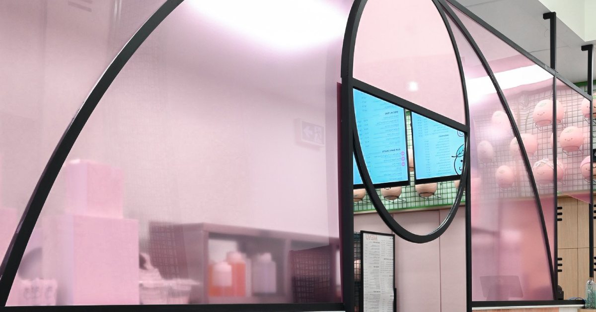 This bubble tea shop looks like a mini basketball court