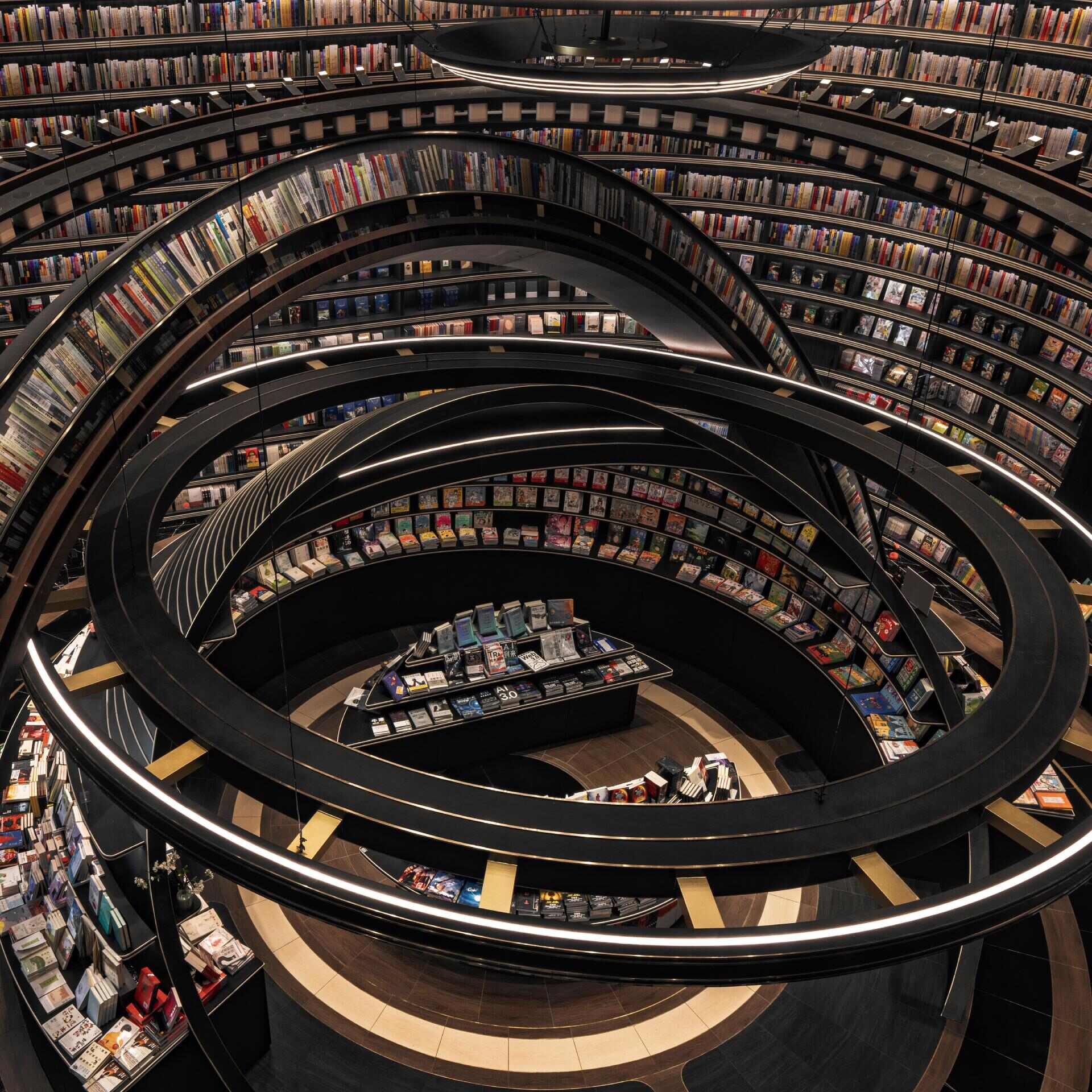 The design of Huai’an Zhongshuge draws inspiration from the local urban culture, the theme of human exploration of the universe, and the symbolic significance of books.
