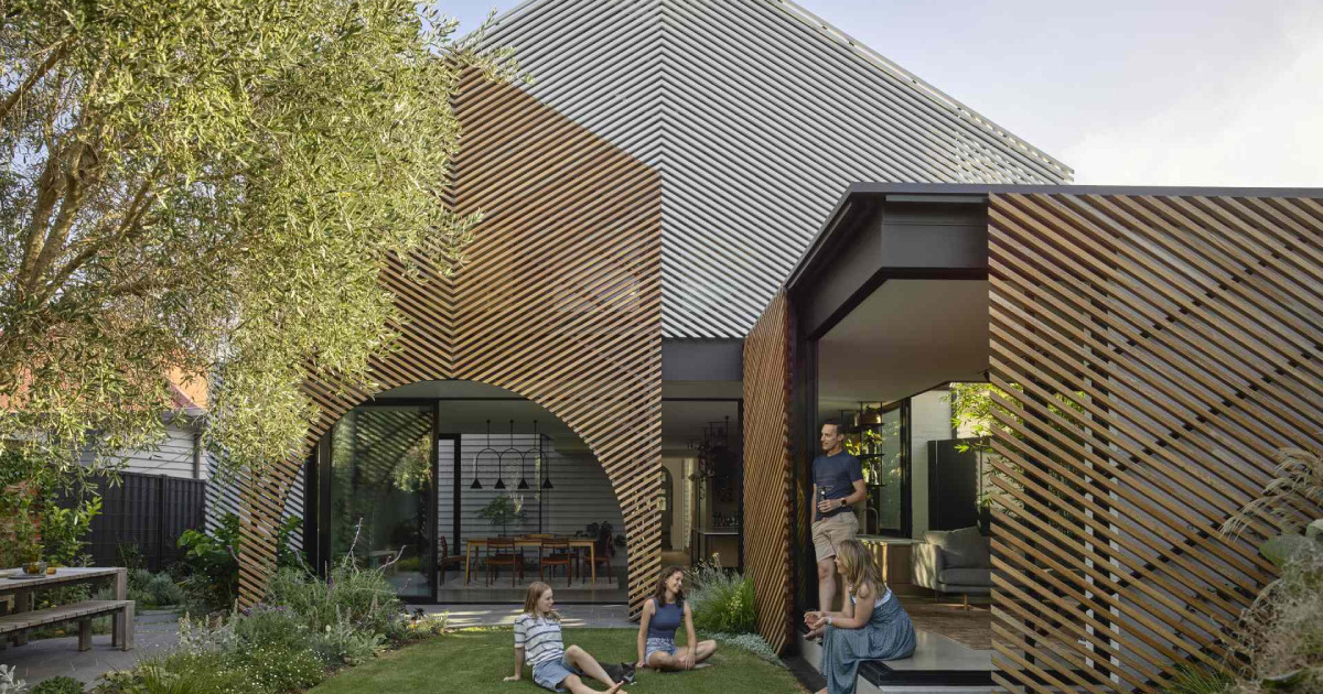 How A Wood Screen Turned This Home Extension Into A Design Showpiece