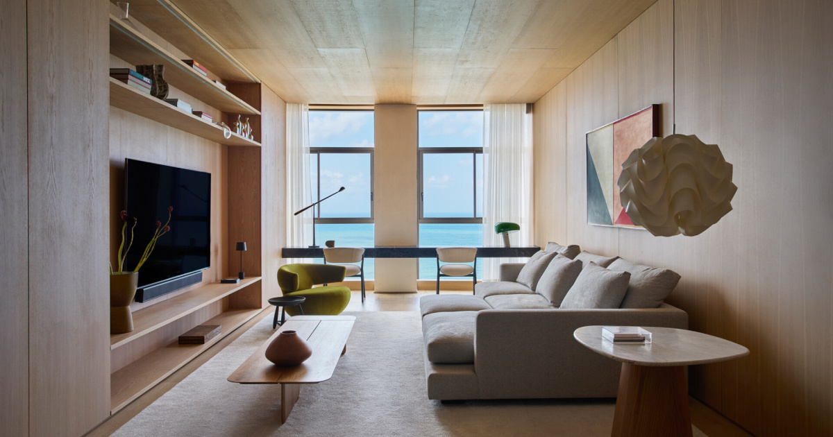 The Horizon Shapes Every Room Inside This Apartment