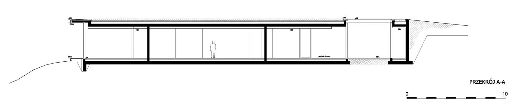 Esta casa moderna desaparece en la ladera con techos verdes, placas de acero Corten y vistas panorámicas del río.