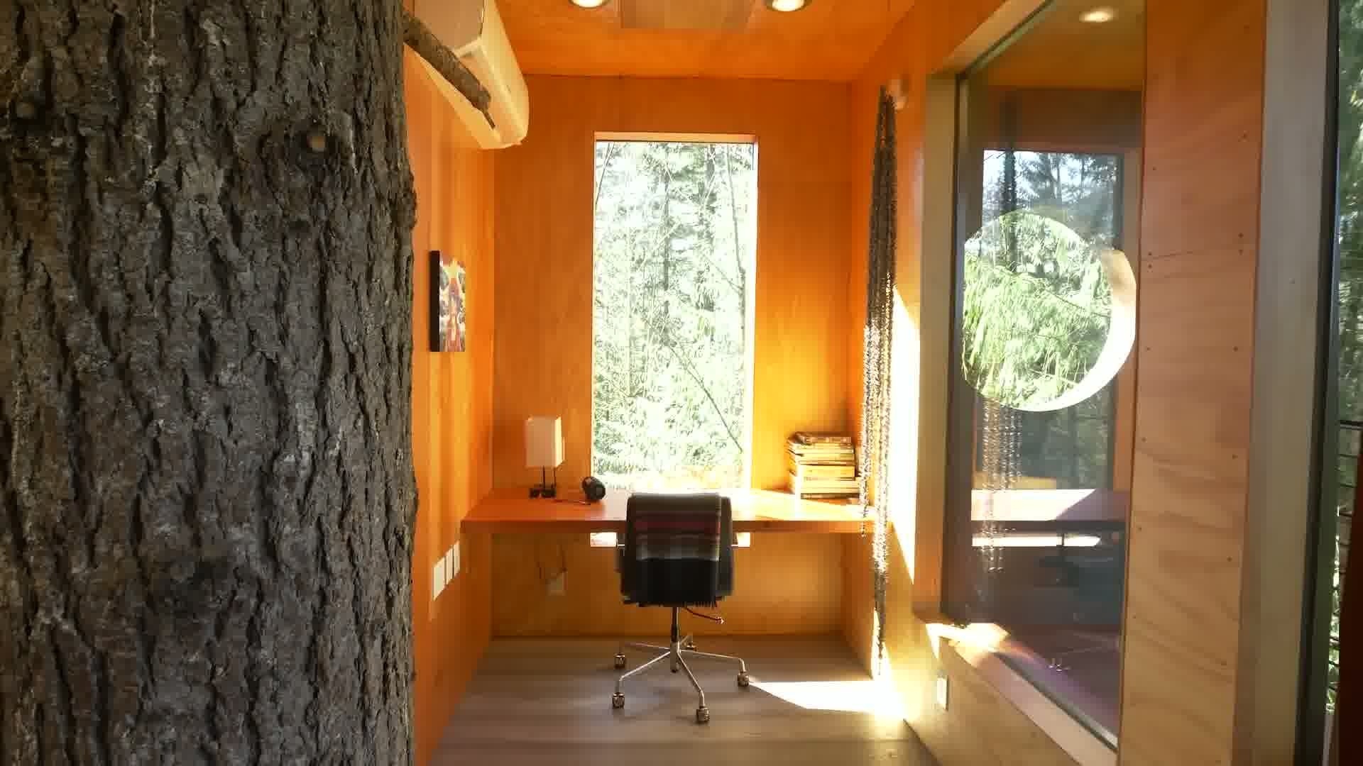 Step inside the Black Crane Treehouse, a midcentury-inspired artist retreat above Mission Lake, Washington. Built for creativity and reflection, it blends modern design with nature and hand-crafted details.