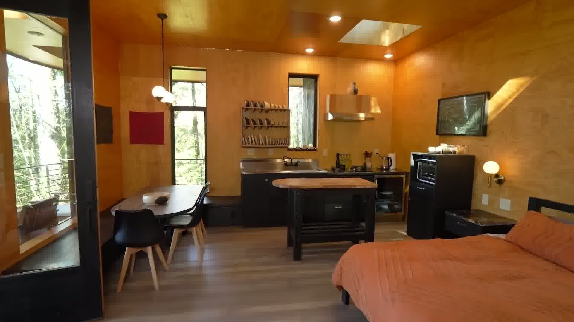 Step inside the Black Crane Treehouse, a midcentury-inspired artist retreat above Mission Lake, Washington. Built for creativity and reflection, it blends modern design with nature and hand-crafted details.