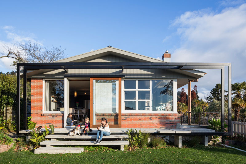 Updated garden access enhances indoor-outdoor flow while staying true to the modernist bones.
