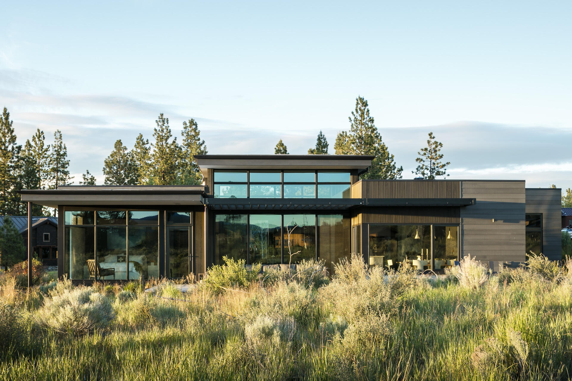 A light-filled desert home designed to blend with its surroundings and adapt to its owners’ lifestyle.