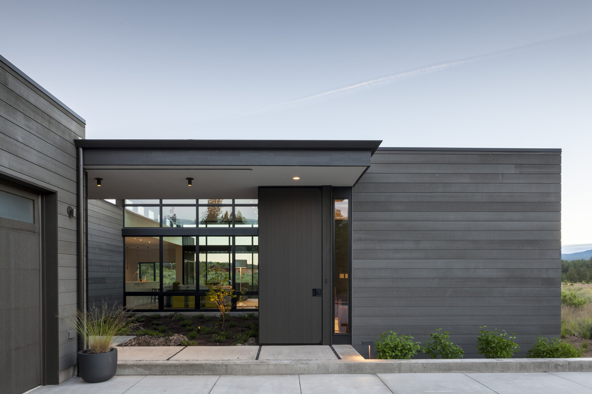 A light-filled desert home designed to blend with its surroundings and adapt to its owners’ lifestyle.