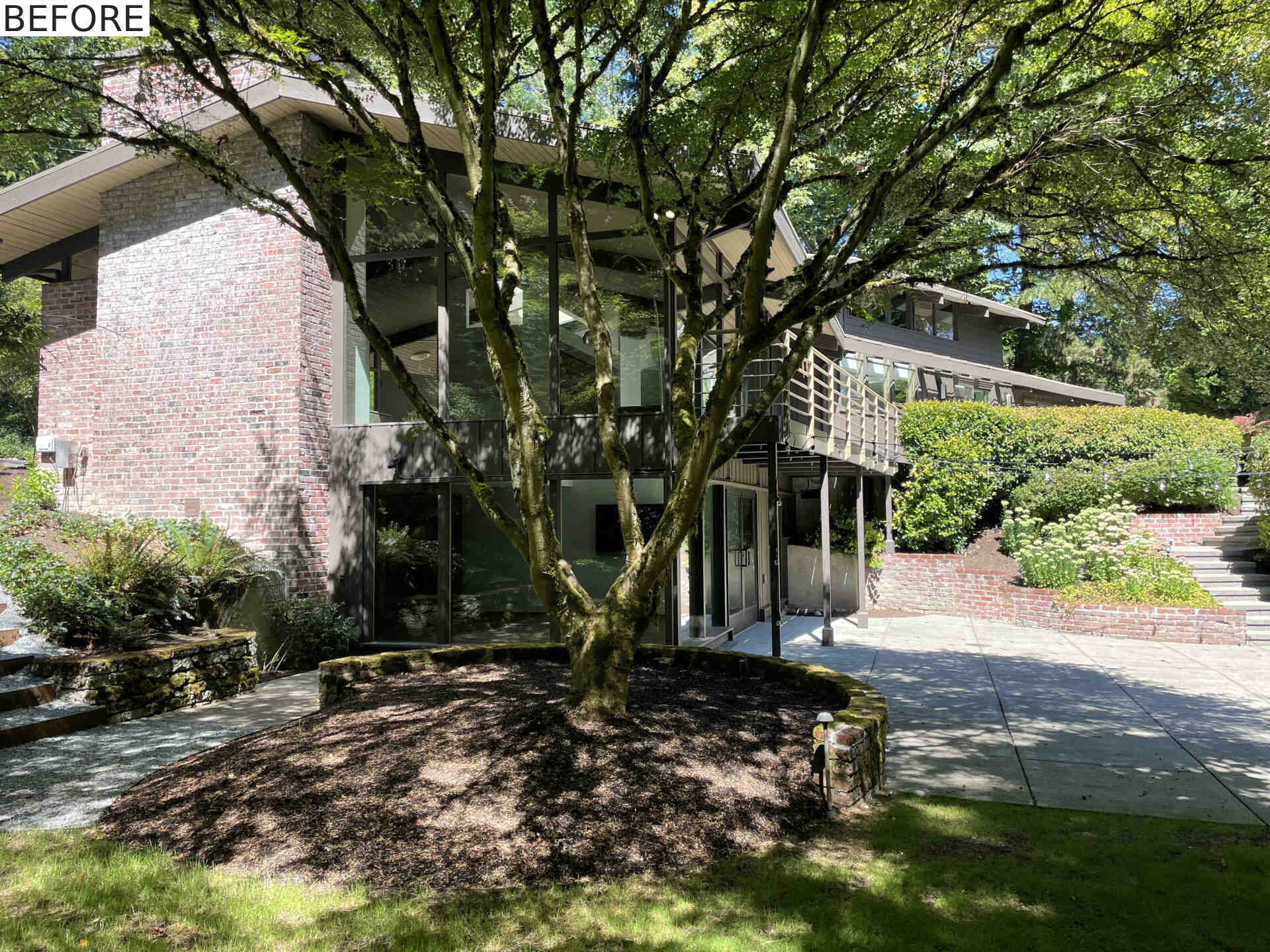 BEFORE - A mid-century modern home before it received a renovation.