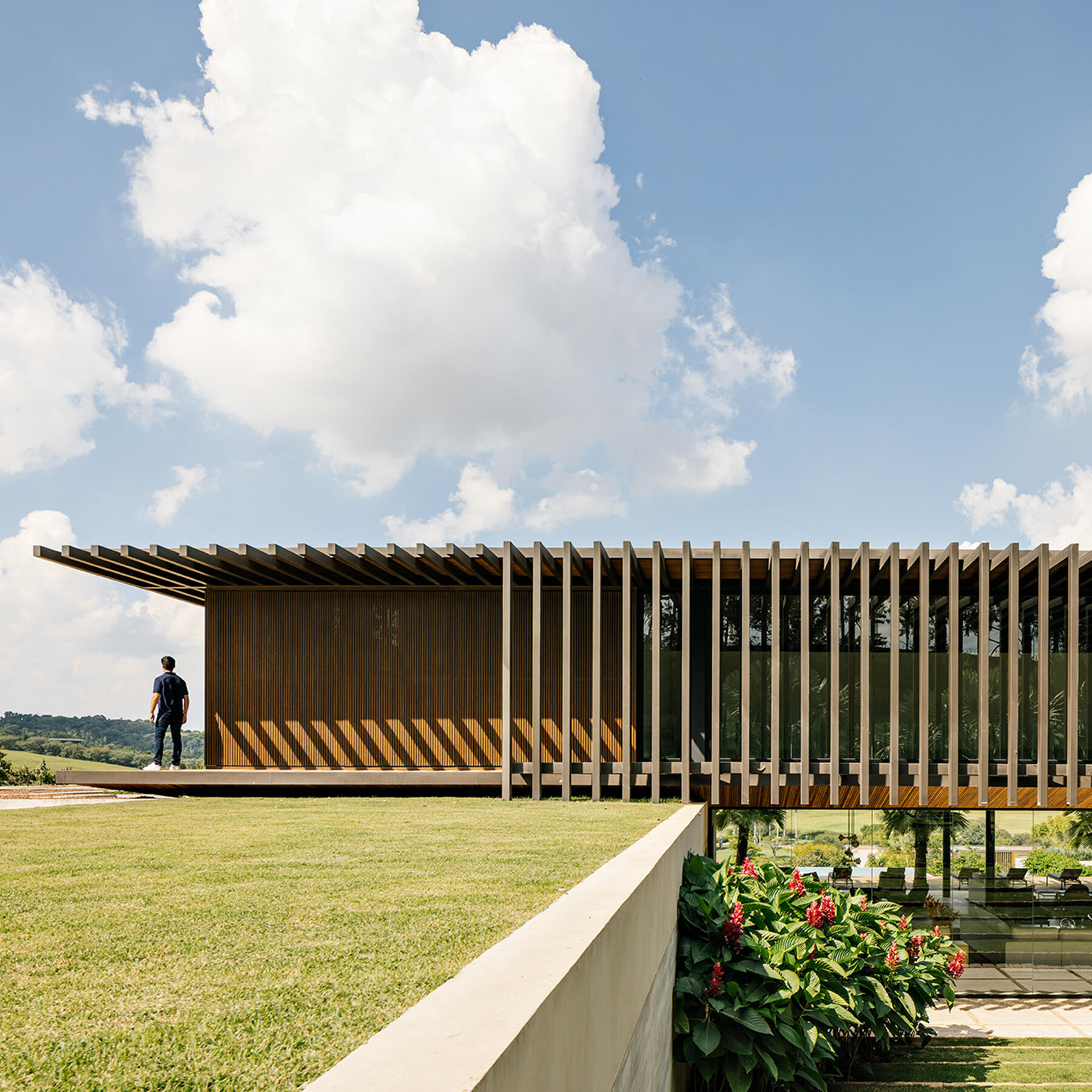 The Valencia House by Lucas Padovani