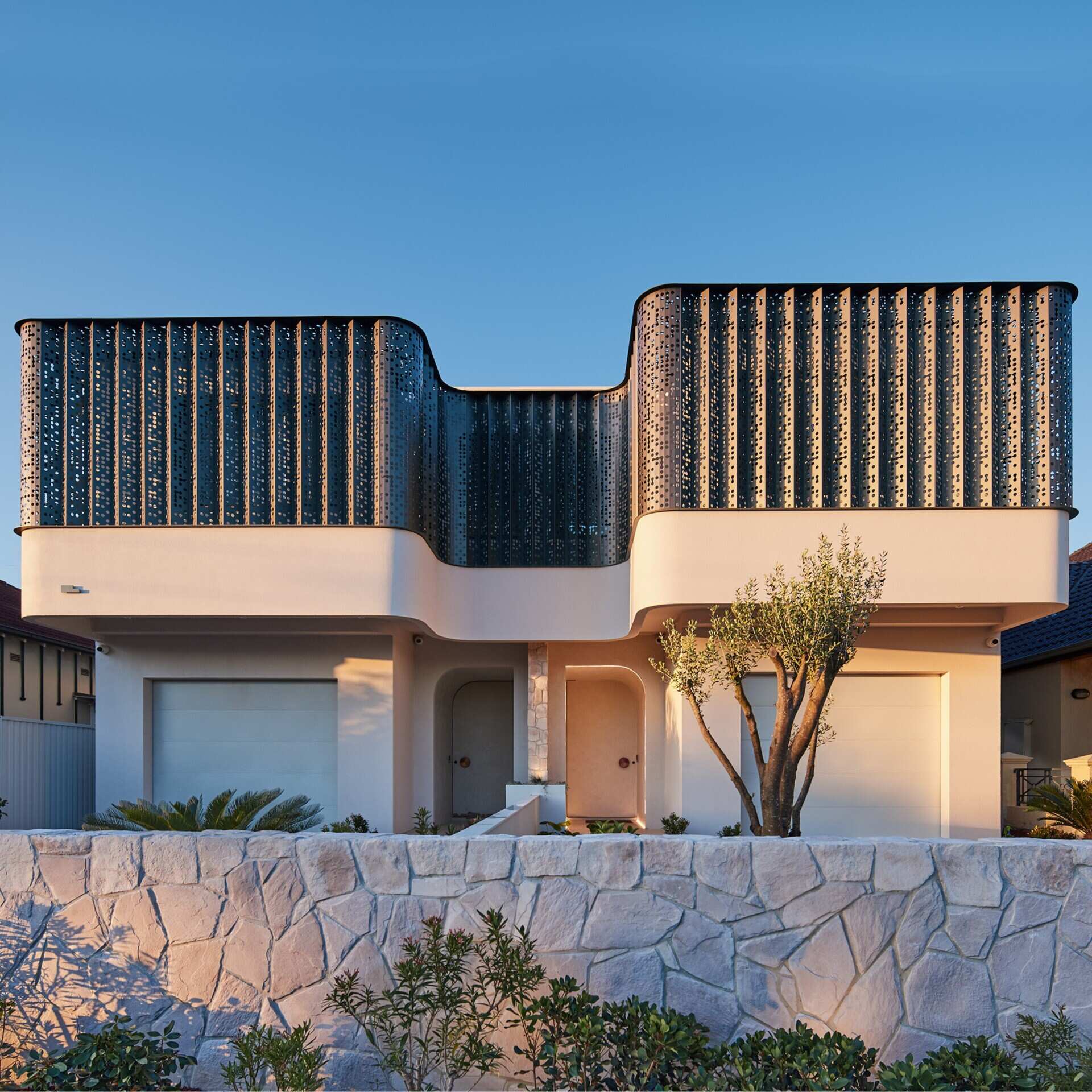Ripple House Residential Architecture by Sam Alawie.