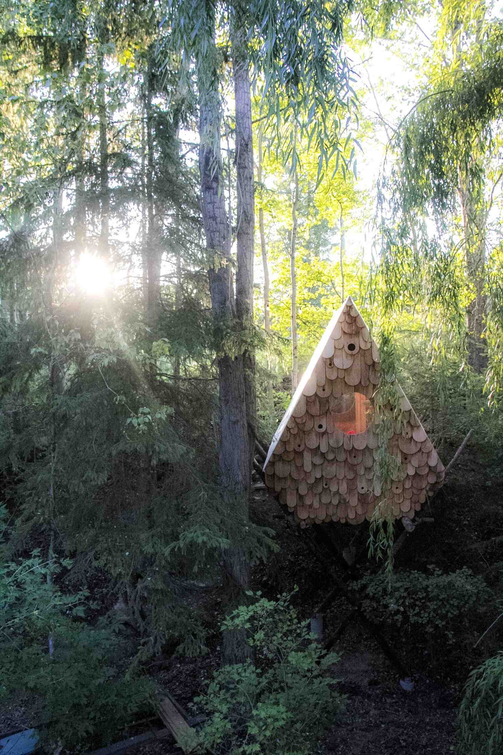 A tiny treehouse in the forests of Canada that’s also home to local birds. Designed by Studio North, the Birdhut blends into the canopy with its whimsical design, reclaimed materials, and built-in birdhouses that let humans and wildlife share the same space.