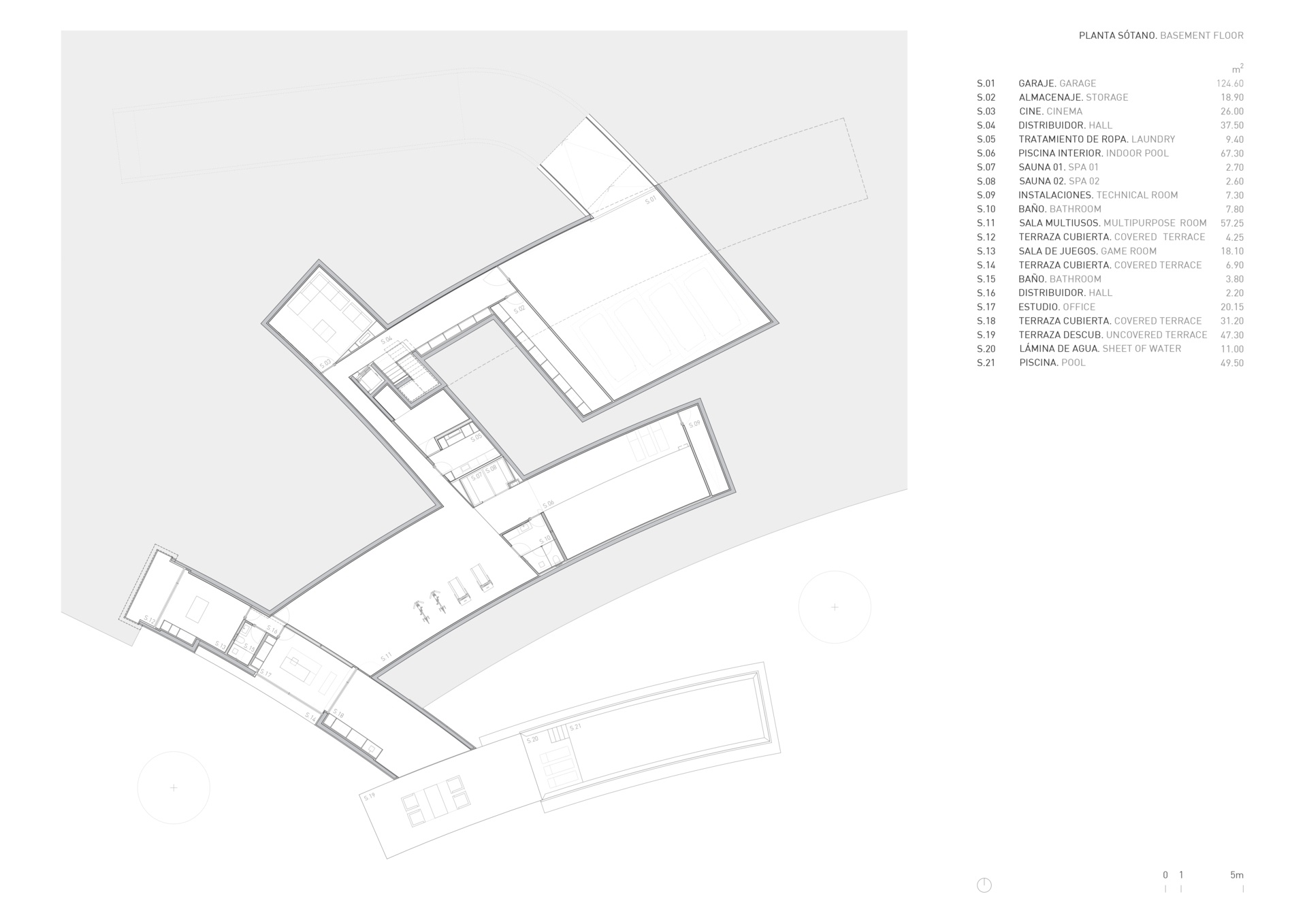 A Madrid house by Fran Silvestre Arquitectos that uses curves, proportion, and an ascending layout to create architecture that feels calm and natural.