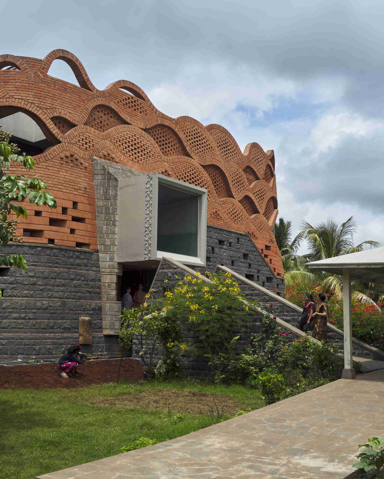 Brickmeet Meet the Home That Uses Brickwork as Both Structure and Sculpture