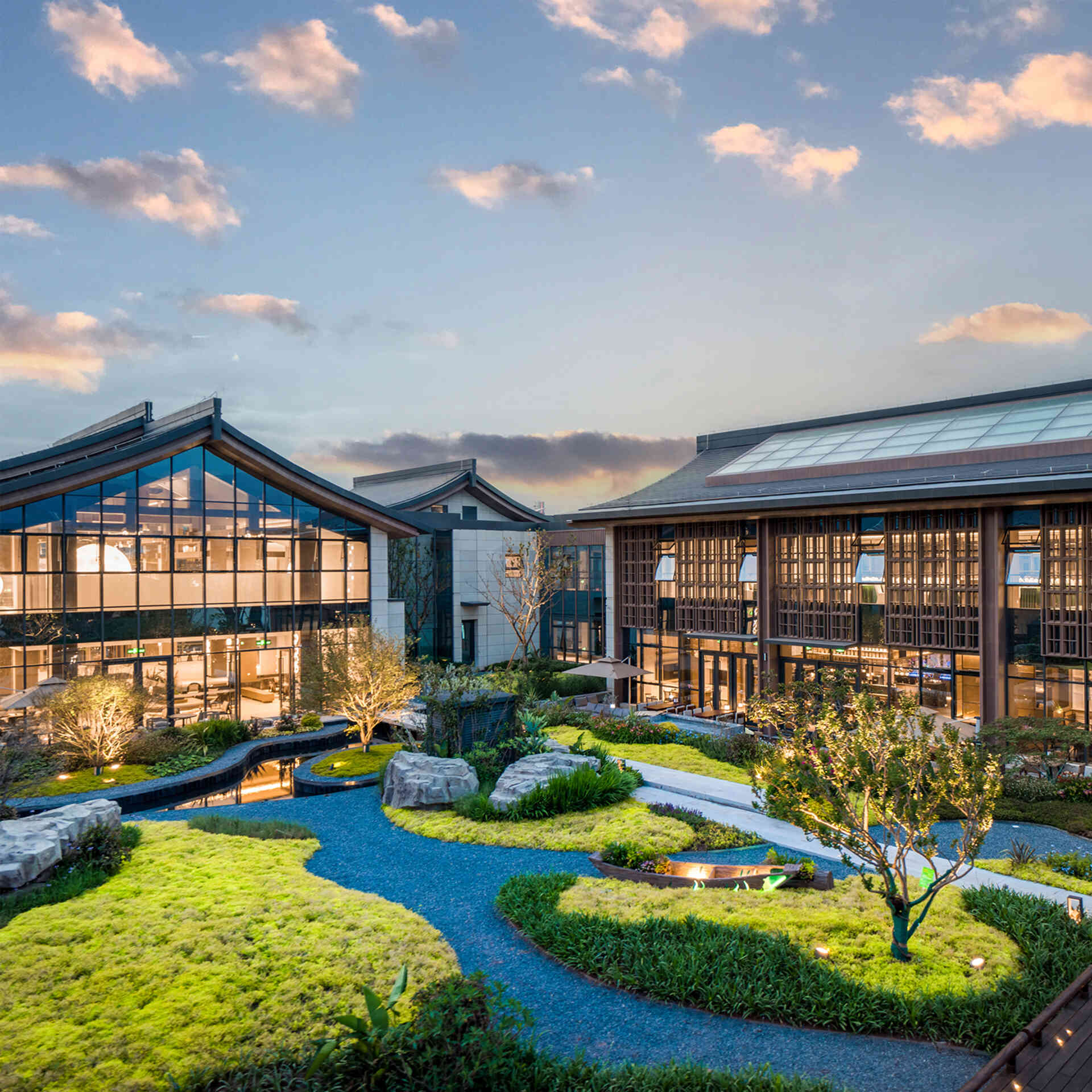 Xichang Joyhub Aviation Hotel está diseñado por Liam Zhuang y Edward Li.