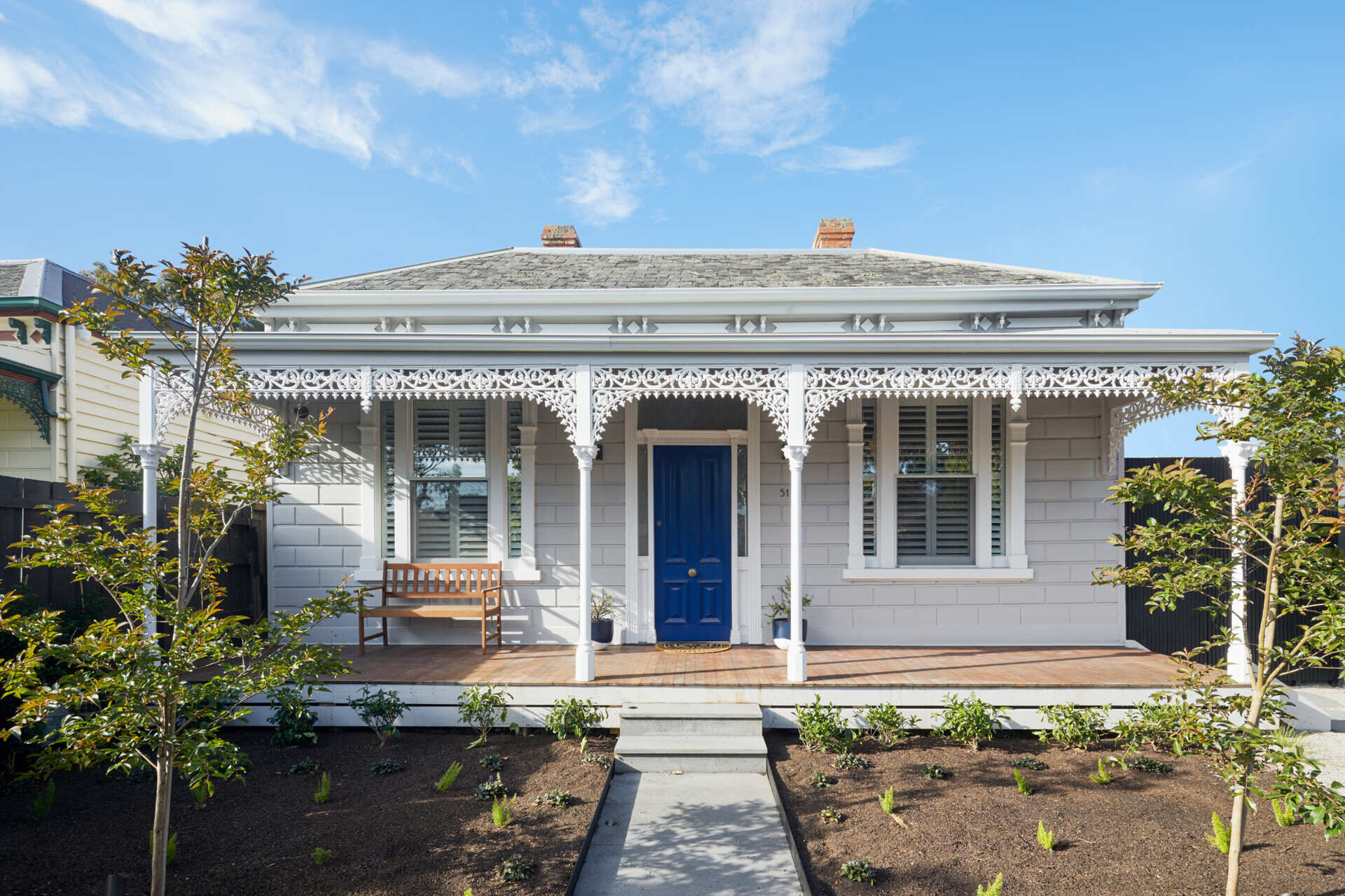 This Victorian terrace in Hawthorn East proves that preserving period character can work beautifully alongside modern design. The traditional street facade hides a light filled contemporary extension at the rear.