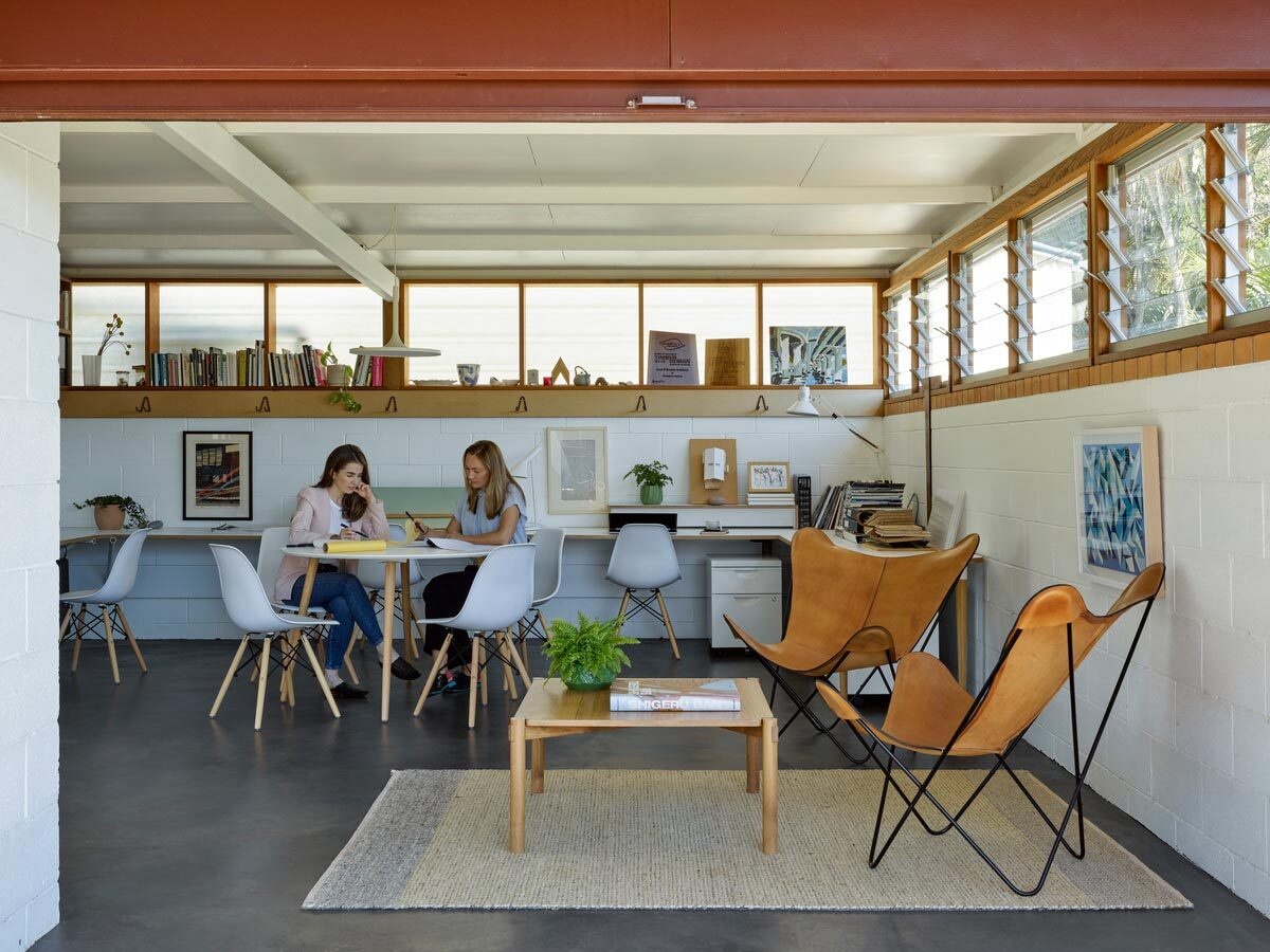 A Queensland garage conversion by Anna O’Gorman transforms a simple backyard structure into a bright, flexible studio space.