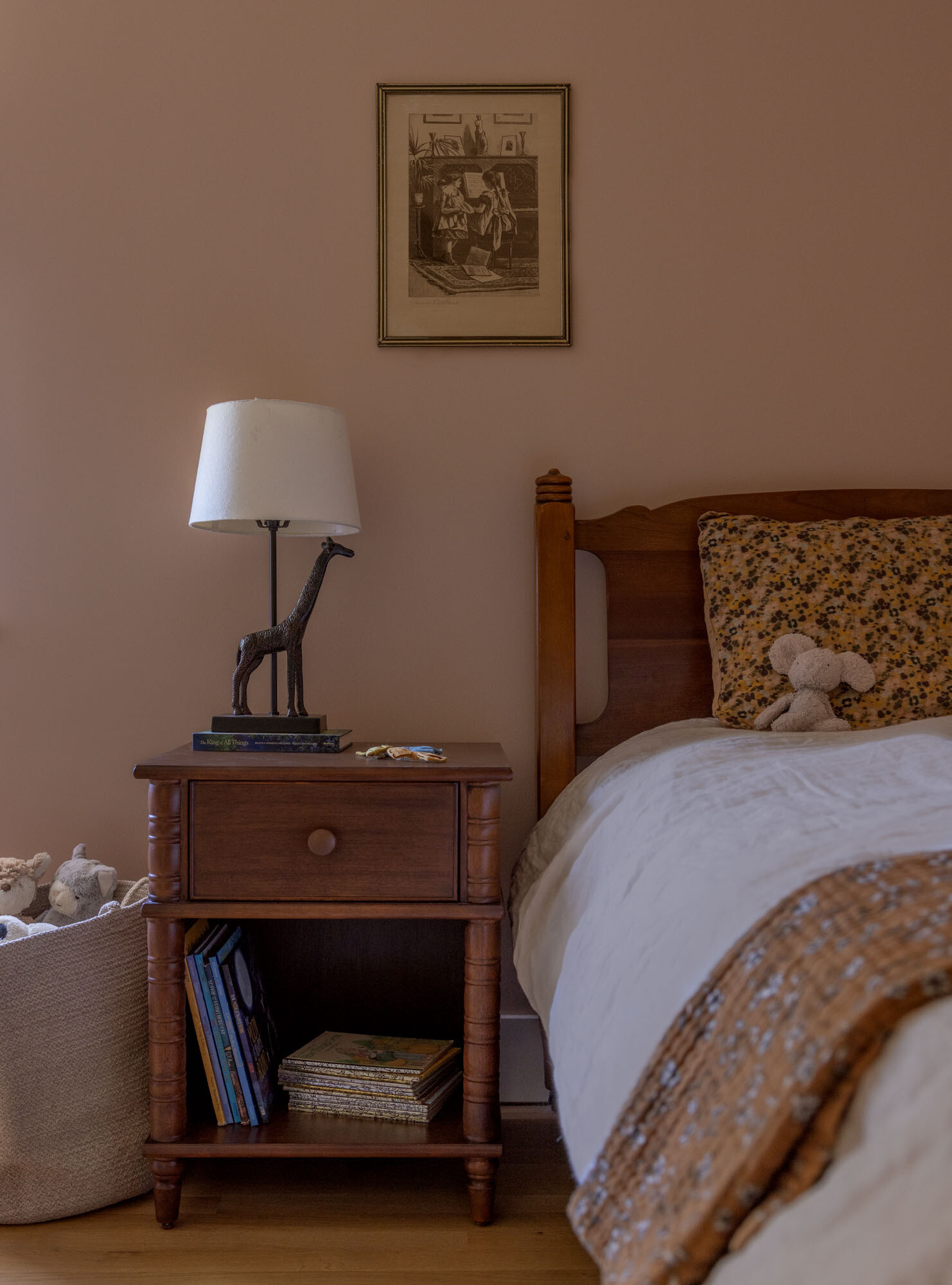 New bedrooms bring privacy and calm, with soft tones and natural materials shaping a peaceful retreat for the family.