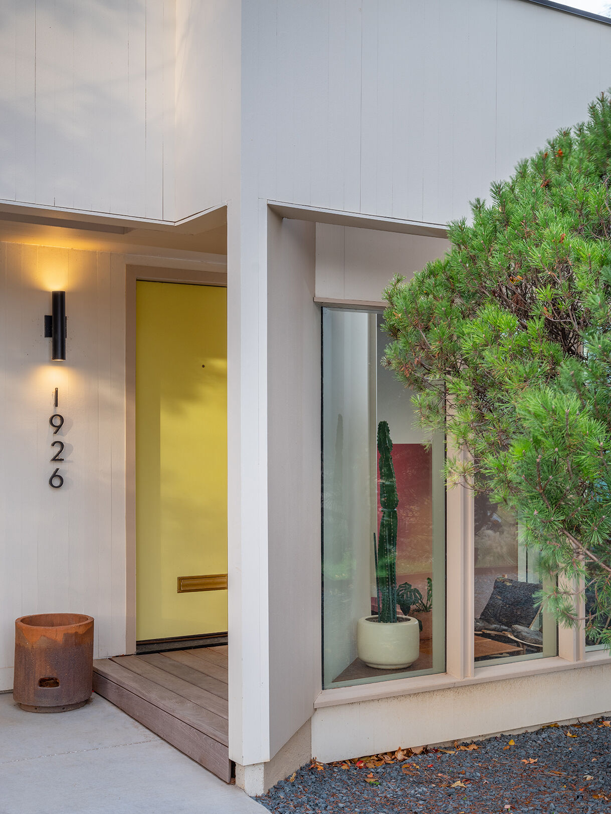 A 1957 mid-century modern home in Kansas City is brought back into focus with a clean, modern update that respects its original design.