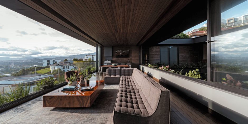 A Hillside Home in Costa Rica Built Around a Central Courtyard
