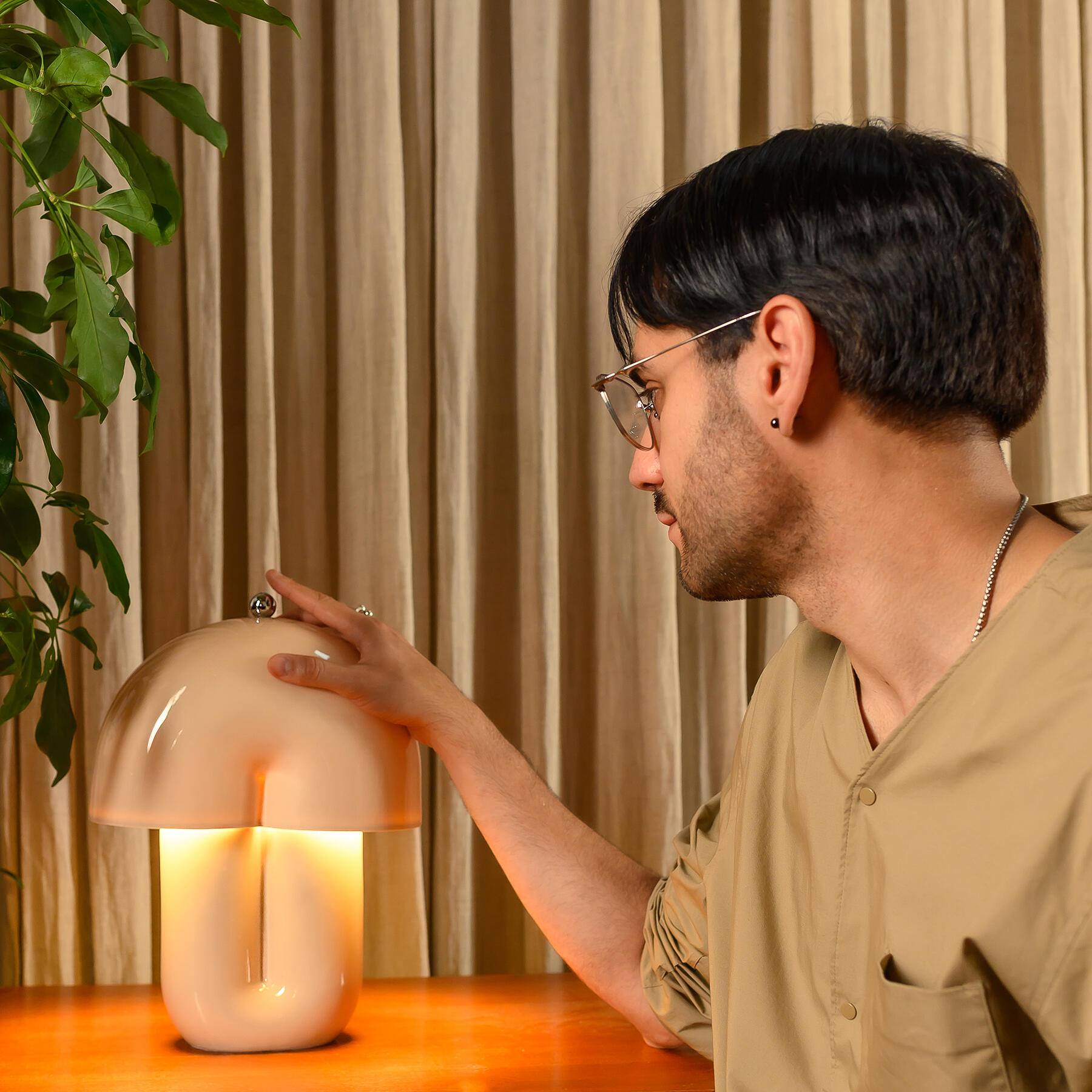 This table lamp seamlessly combines ancient ceramic craftsmanship with modern LED technology. Crafted from natural ceramic using traditional methods, it features powerful integrated LEDs suitable for workspace illumination.