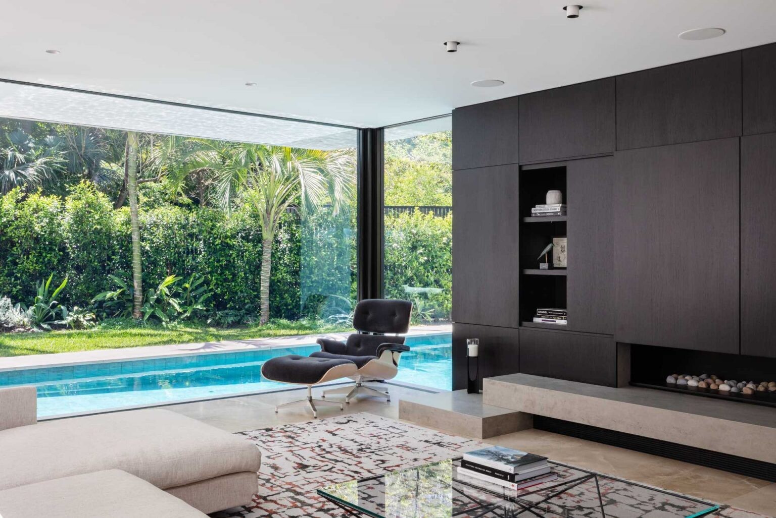 Positioned beside the living spaces, the swimming pool in this Sydney home was designed to maximise sunlight, privacy, and seamless indoor-outdoor views.