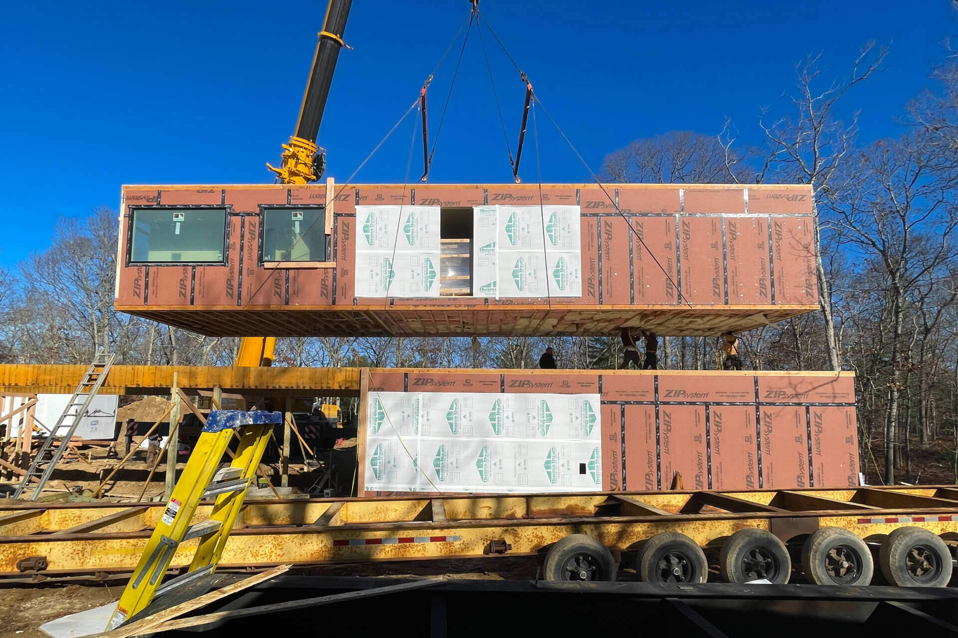 Built off-site in Pennsylvania and assembled in two days, this modular home showcases efficient modern construction.