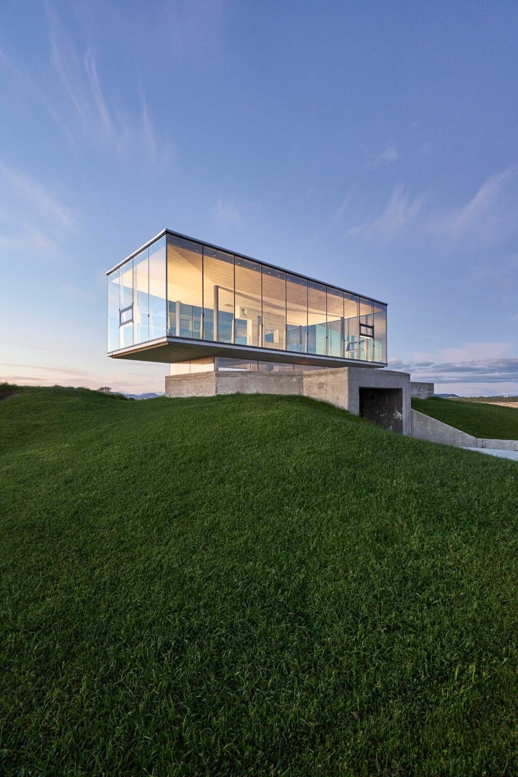 An abandoned military bunker in Fosen, Norway, has been transformed into a striking modern pavilion by ASAS arkitektur. Discover how concrete, glass, and panoramic views give this historic structure an entirely new purpose.