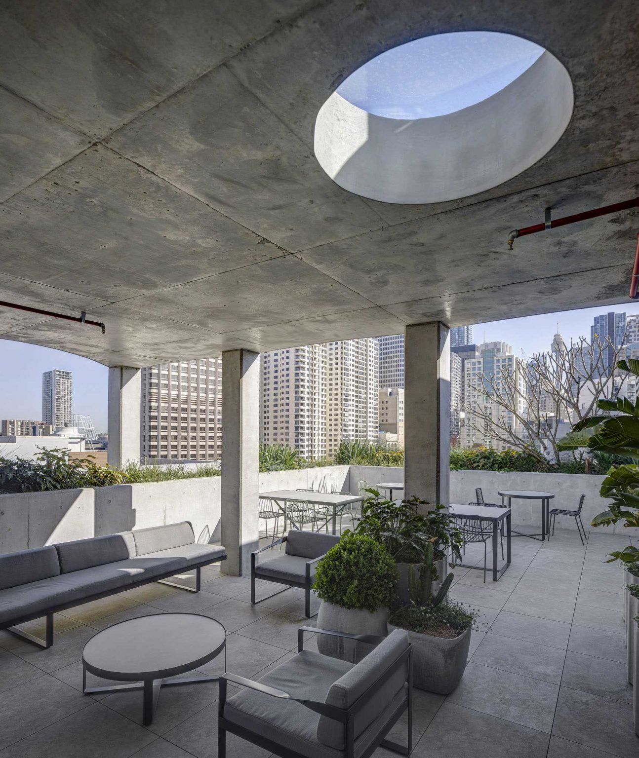 From a new public laneway and light-filled offices to landscaped rooftop gardens and custom interiors, 52 Reservoir Street offers far more than a conventional workplace.