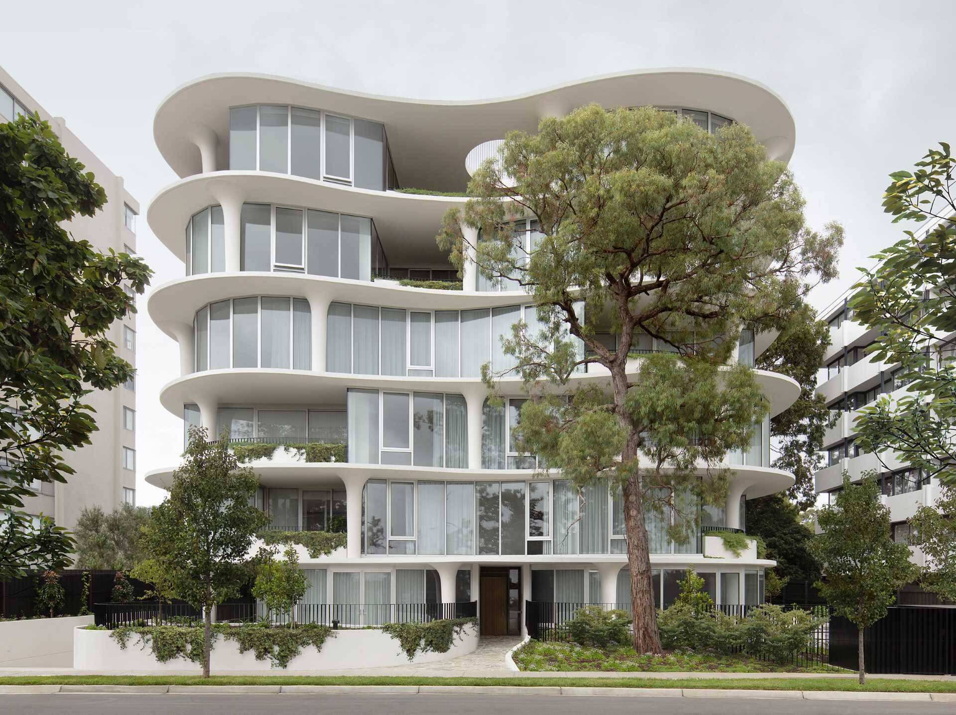 A sculptural residential building in Prahran, Victoria, designed by Wood Marsh. Flowing curves, organic forms, and luxurious interiors make No. 6 Sydney Street a standout example of contemporary Australian architecture.