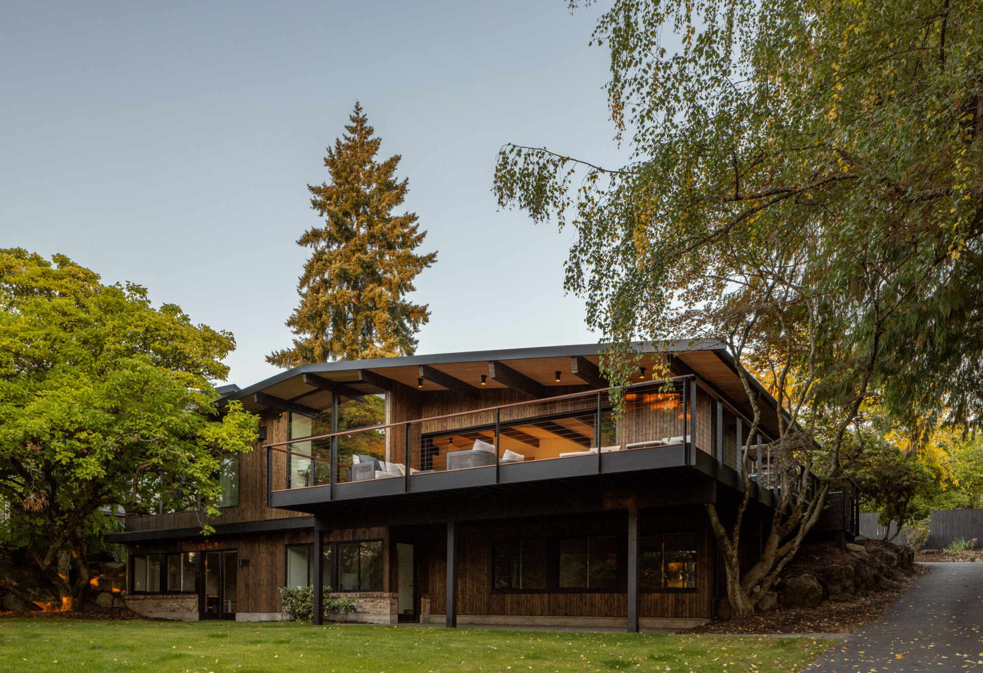 Explore how ONOMA Architecture transformed Island Crest through a full renovation that improved flow, light, and functionality while preserving the home's original midcentury structure and spirit.