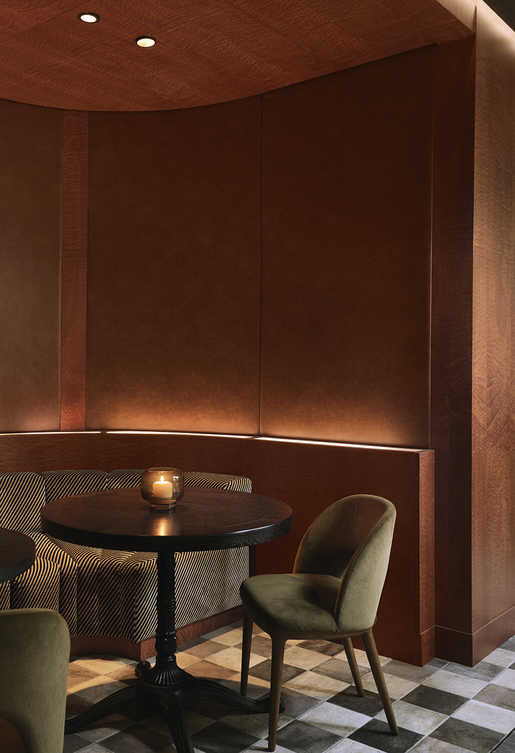 Step inside Henry's, the stylish restaurant and bar at The Inn at Green Pastures, where classic details meet contemporary hospitality.