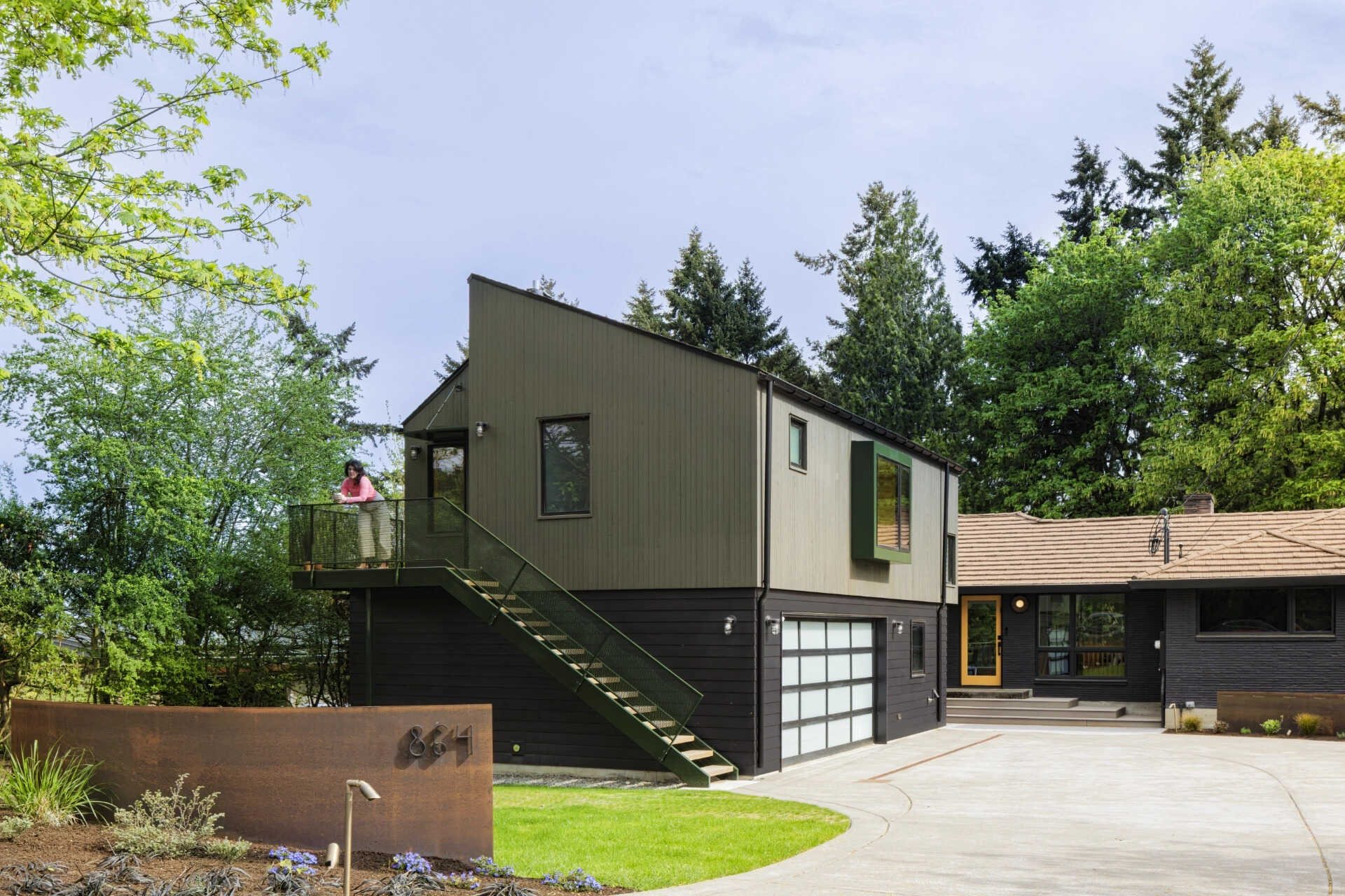 Explore LAVANADU by Best Practice Architecture, a garage conversion in Seward Park, Seattle that transforms an aging structure into a bright studio apartment with lake views, custom storage, and flexible living spaces.