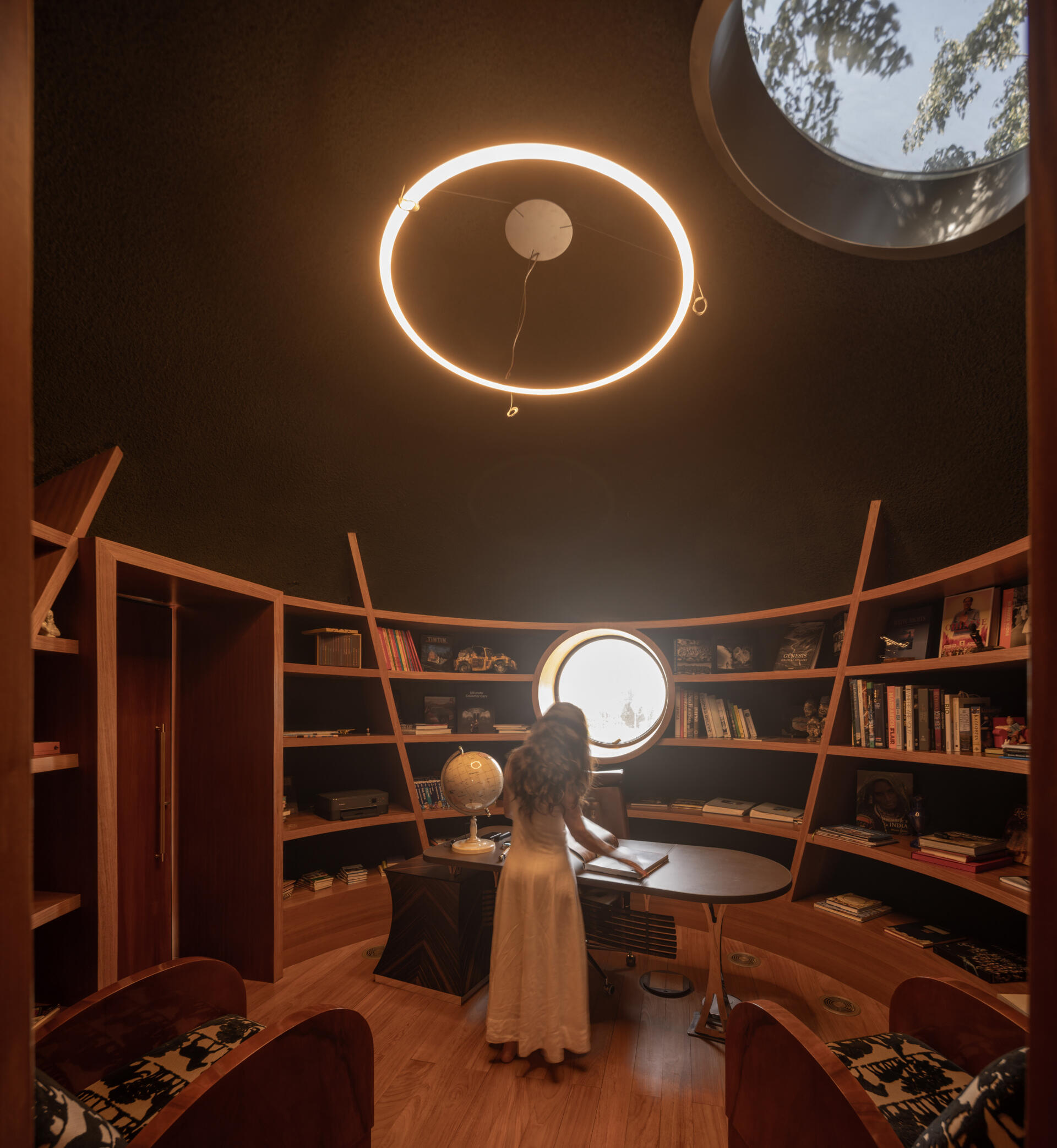 Step inside ÁTOMOS and discover how its three interconnected interiors create unique experiences shaped by light, space, and vineyard views.