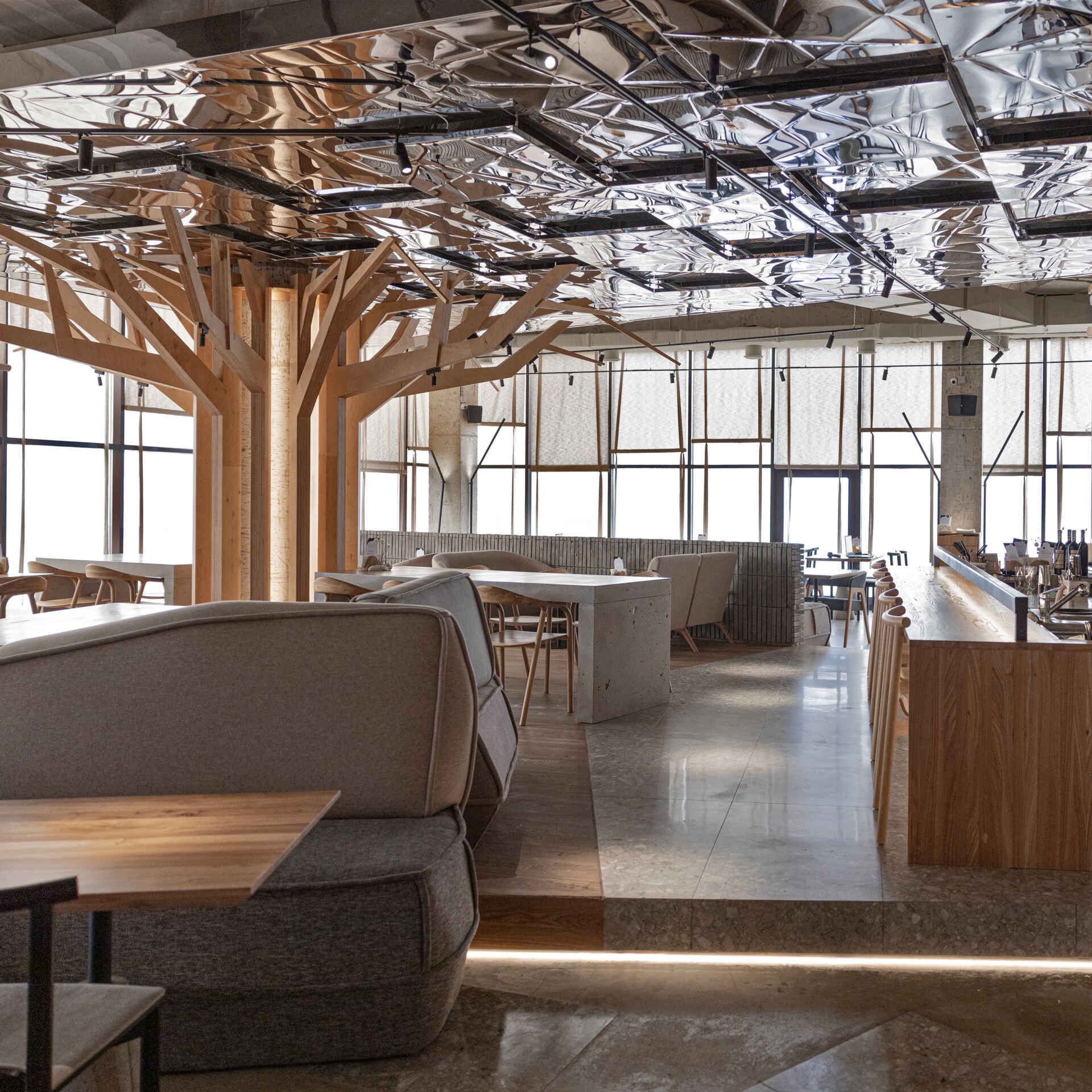 Shiroyama Restaurant by Ivan Krupin
