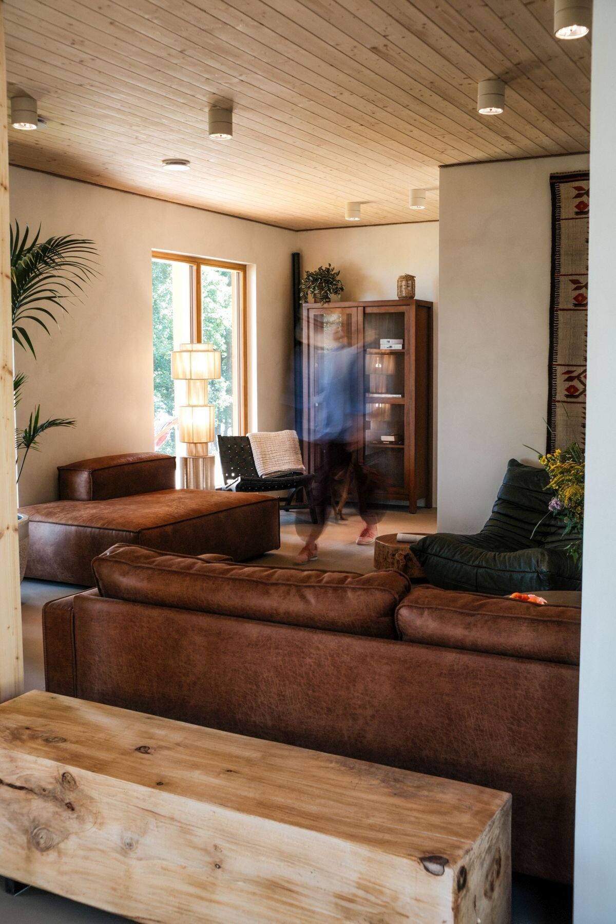 Step inside the furnished show house at Kalbornia Mazury, where 1960s design icons meet contemporary Polish craftsmanship and a palette inspired by the surrounding landscape.
