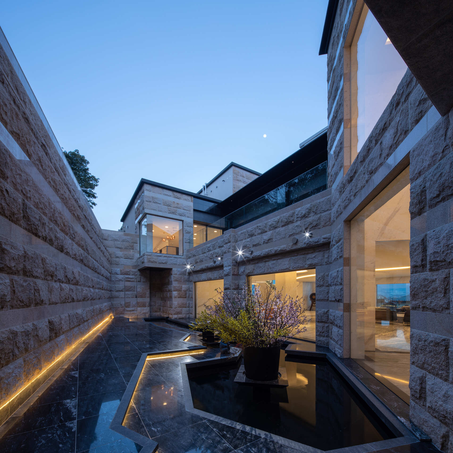L Company Guest House by Keiji Harada