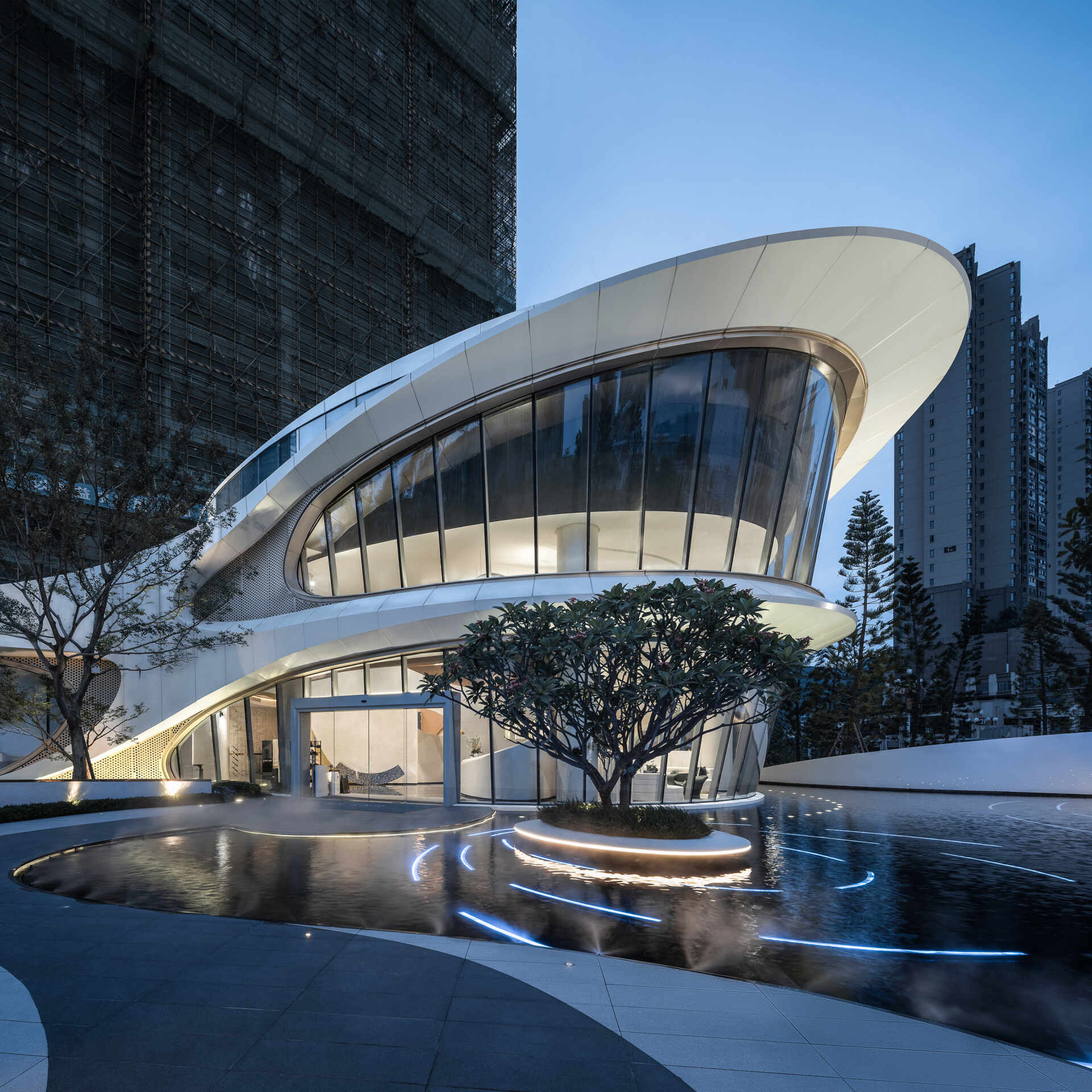 Skyline Bay Community Center by Ye Liren